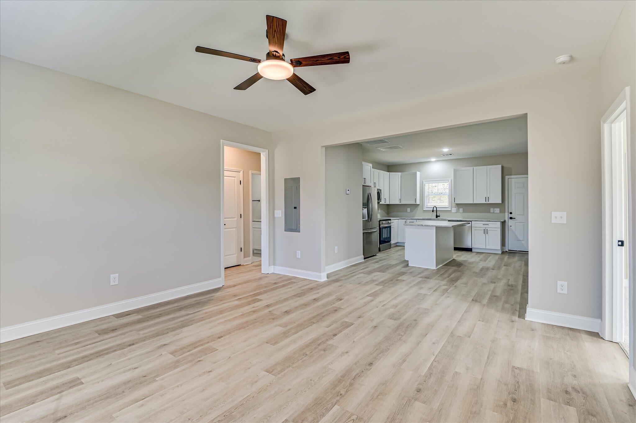1590 Lee Beard Way Property Photo 6