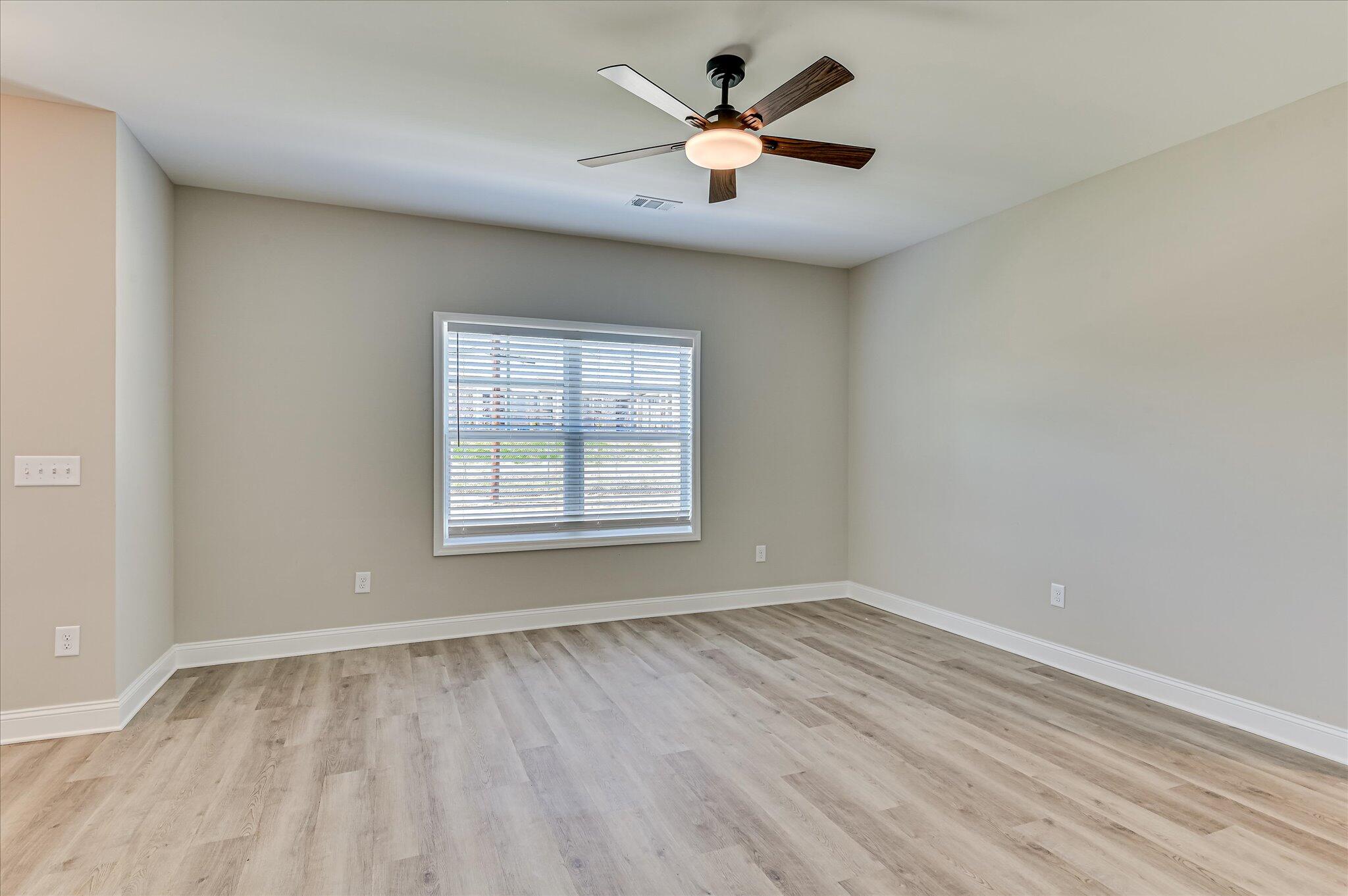1590 Lee Beard Way Property Photo 7