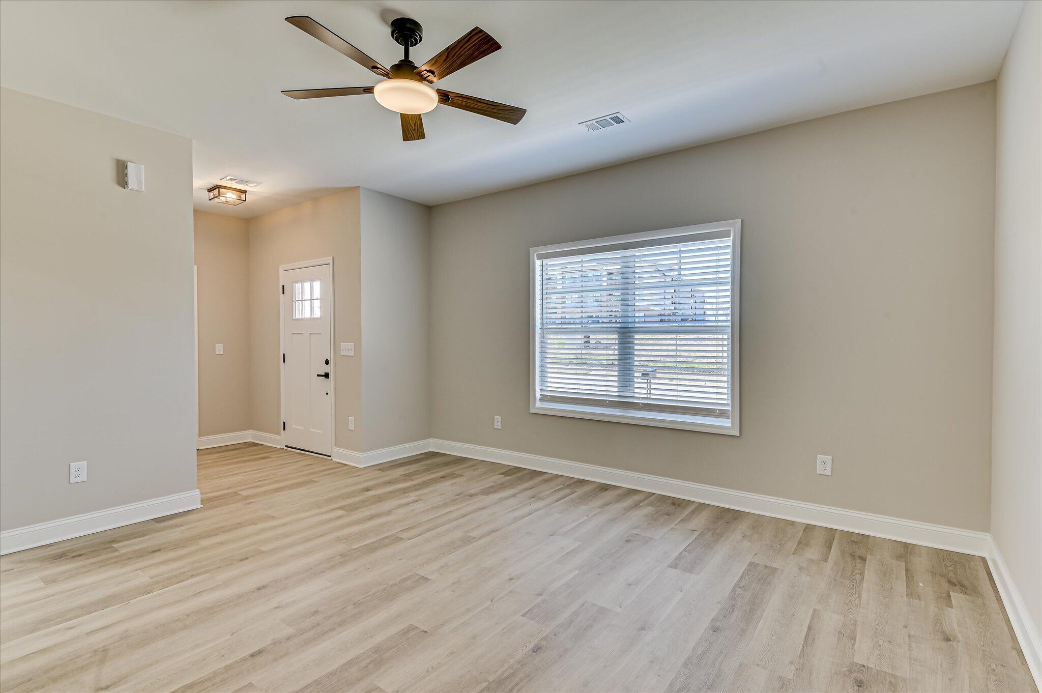 1590 Lee Beard Way Property Photo 8