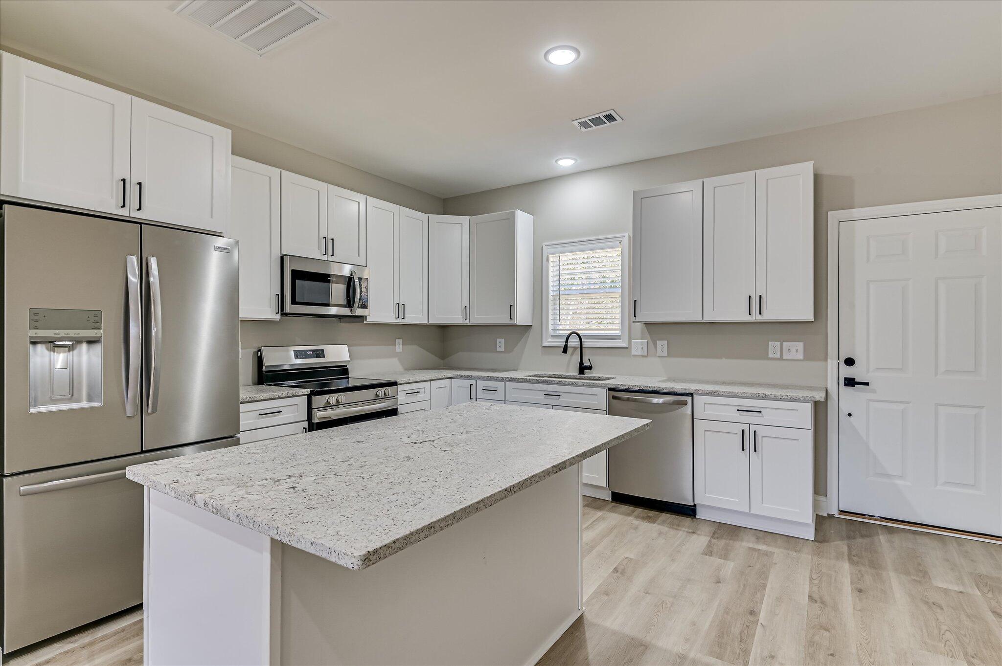 1590 Lee Beard Way Property Photo 11