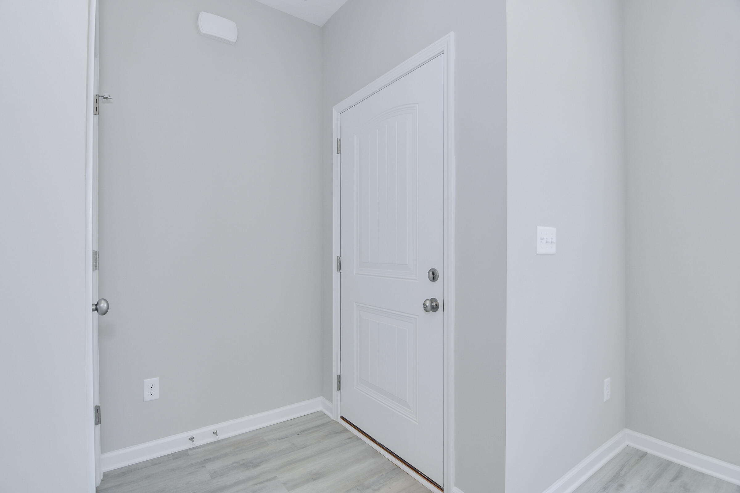 103 Constitution Circle Drive B Property Photo 4