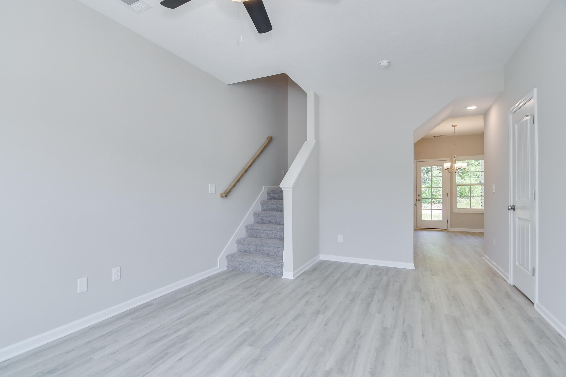 103 Constitution Circle Drive B Property Photo 5