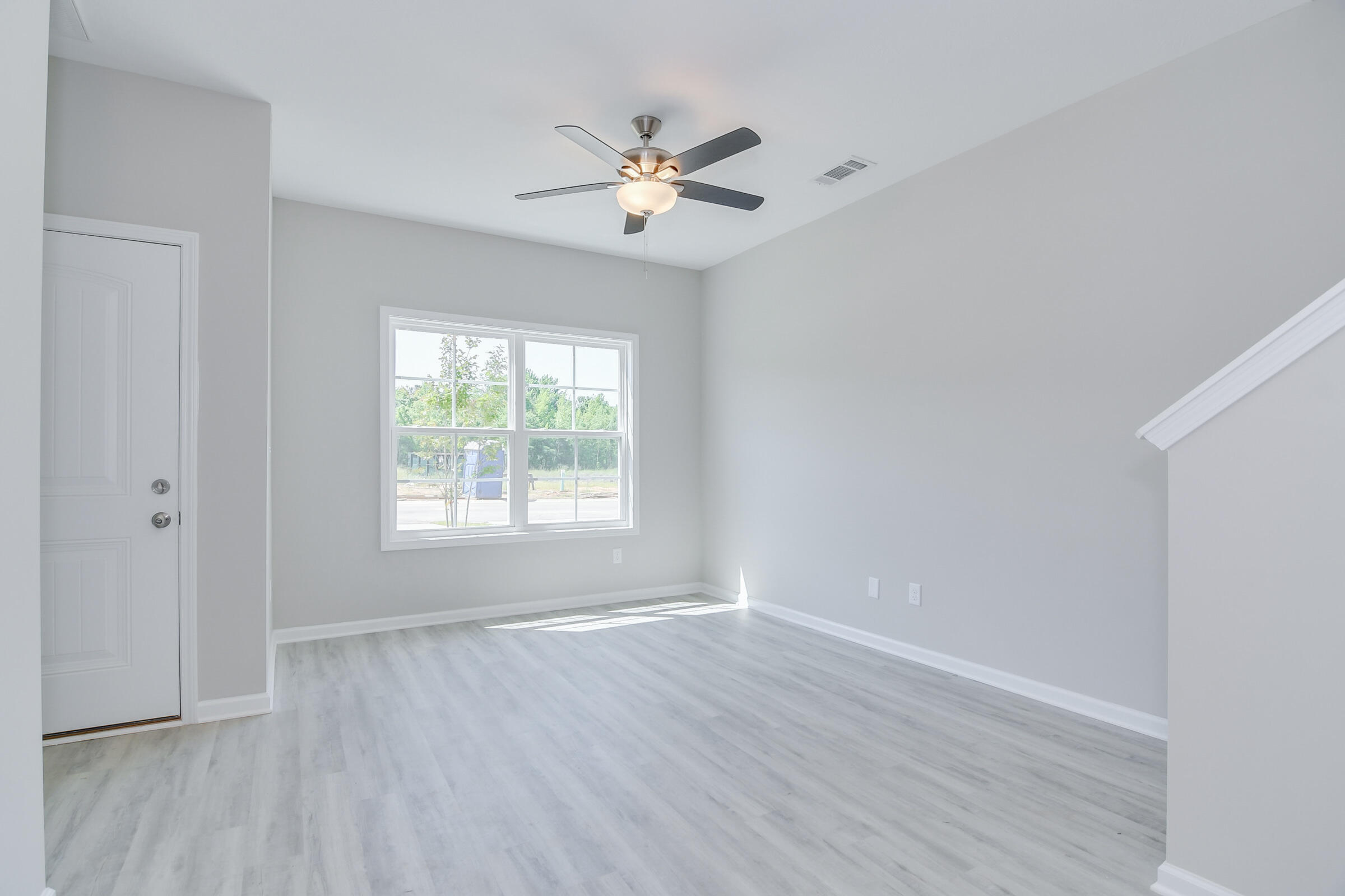 103 Constitution Circle Drive B Property Photo 6