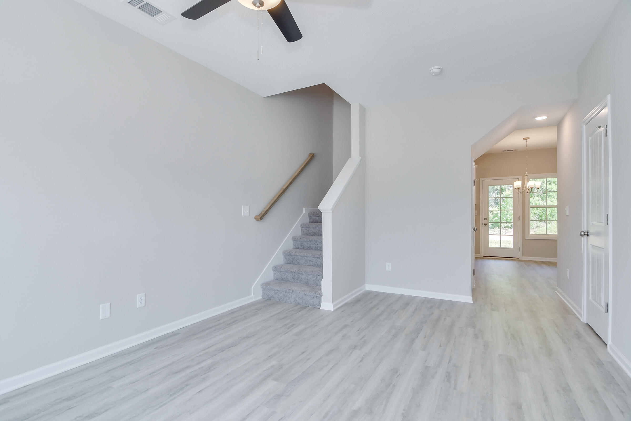 103 Constitution Circle Drive B Property Photo 9