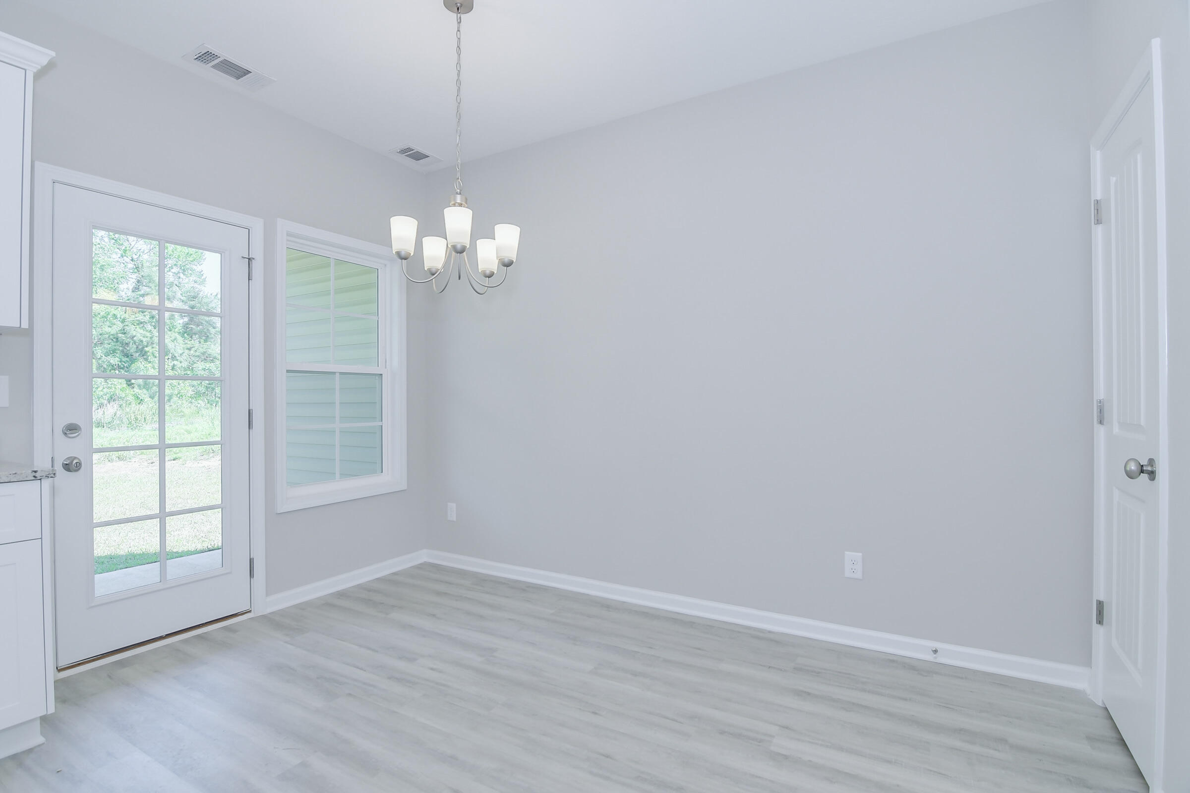 103 Constitution Circle Drive B Property Photo 12