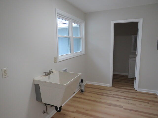 4629 Silver Lake Drive Property Photo 3