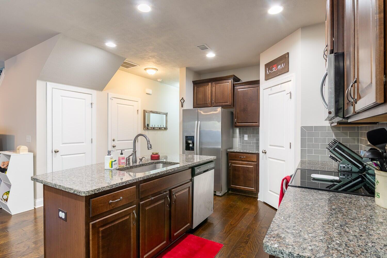 704 Red Cedar Court Property Photo 4