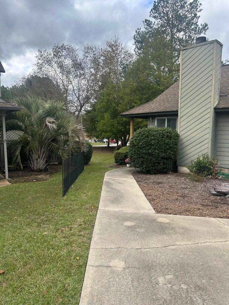9 The Corners Drive Property Photo 3