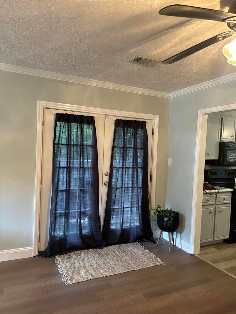 9 The Corners Drive Property Photo 12