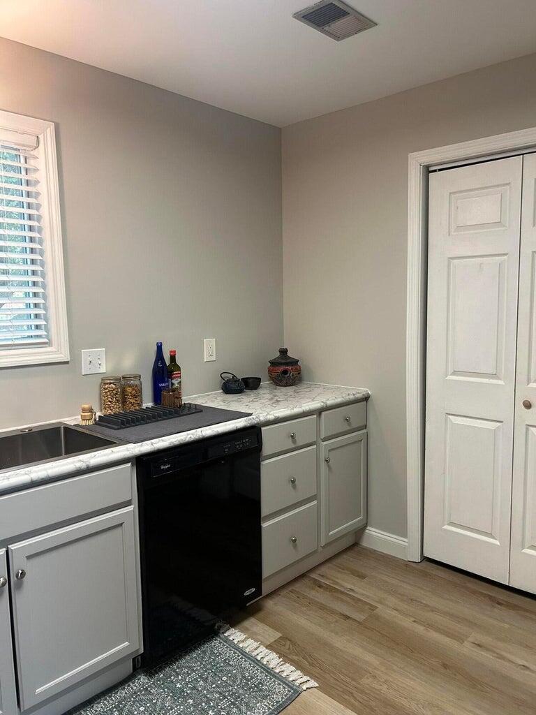 9 The Corners Drive Property Photo 16
