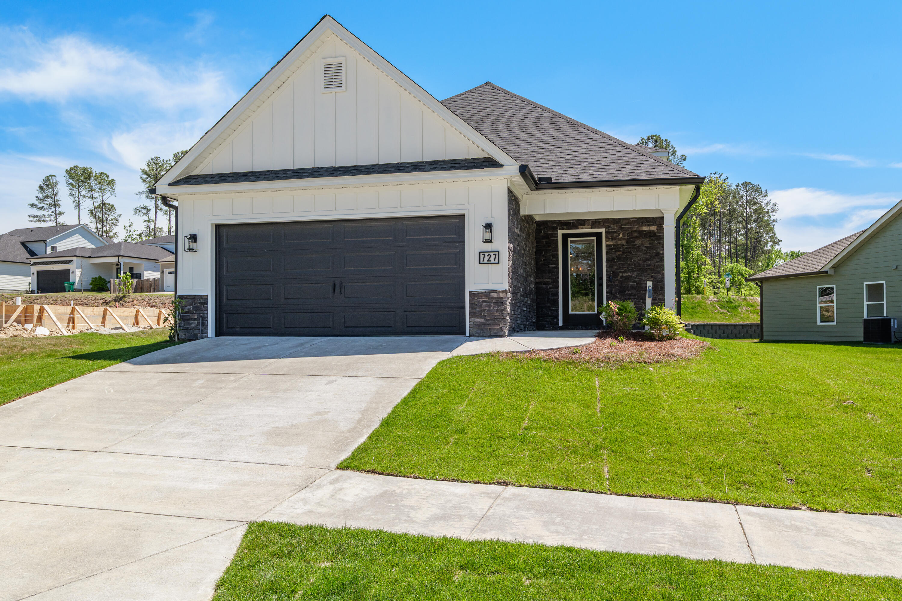 727 Ronaldsay Road Property Photo 3
