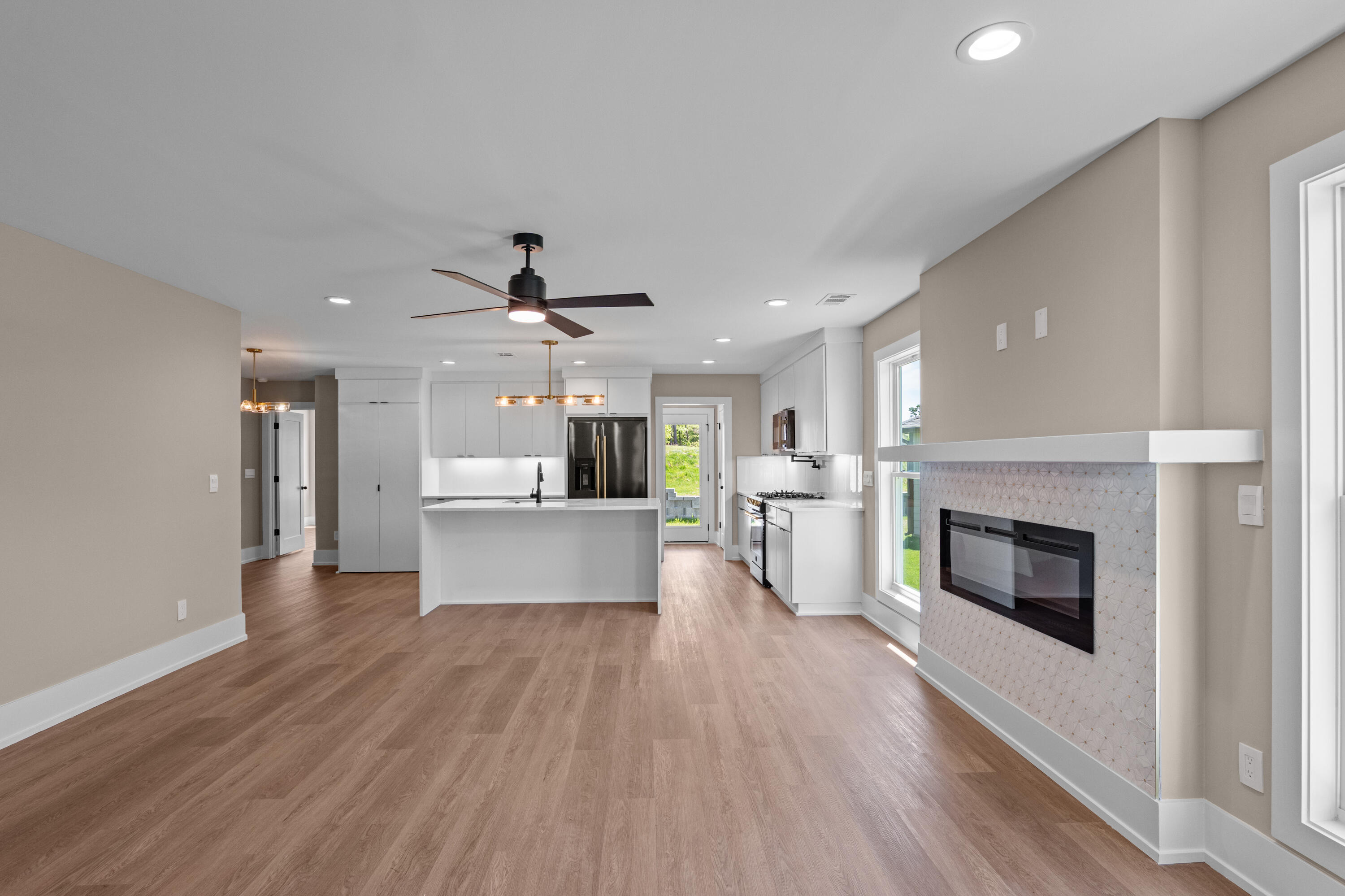 727 Ronaldsay Road Property Photo 8