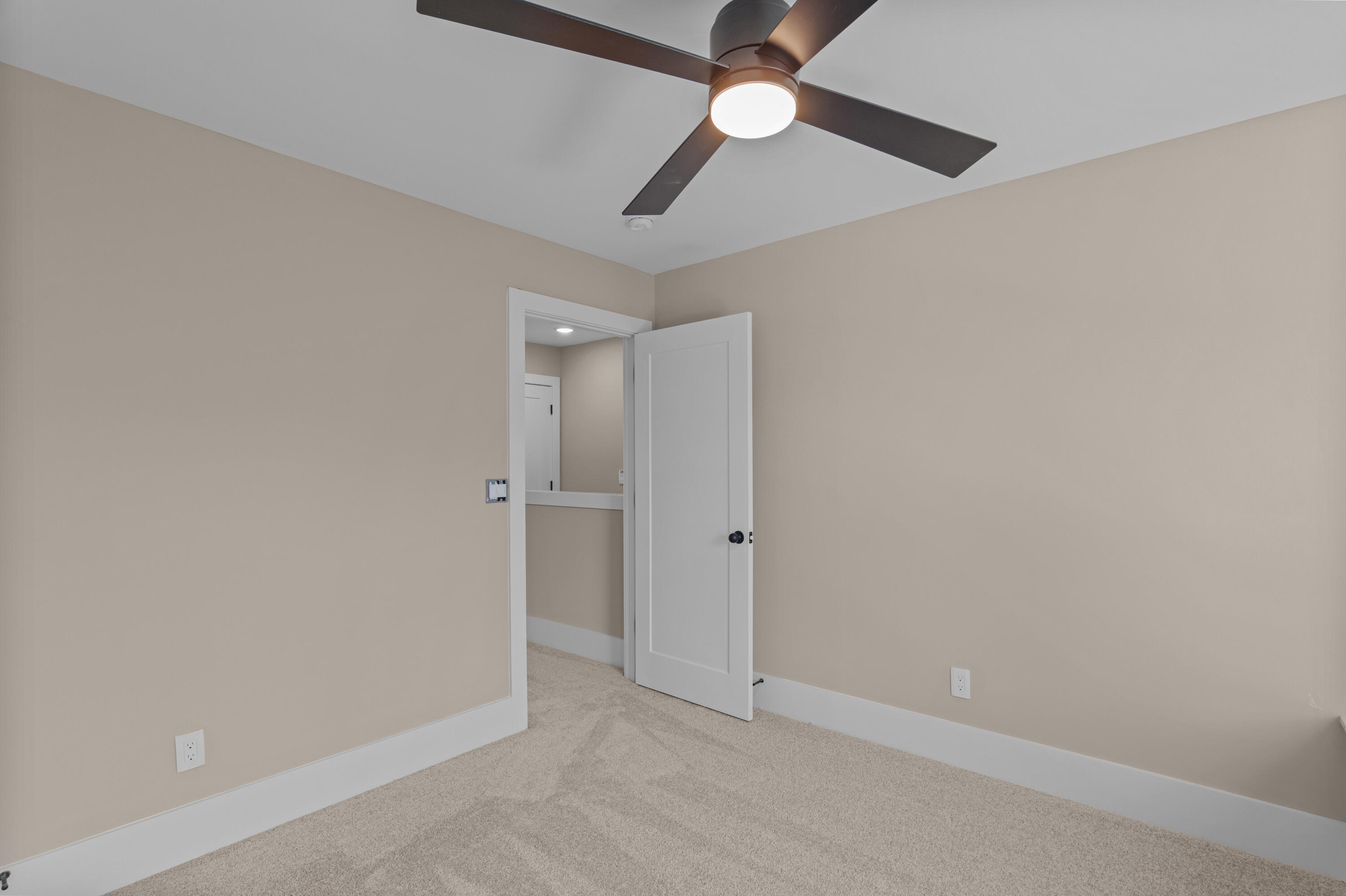 727 Ronaldsay Road Property Photo 37