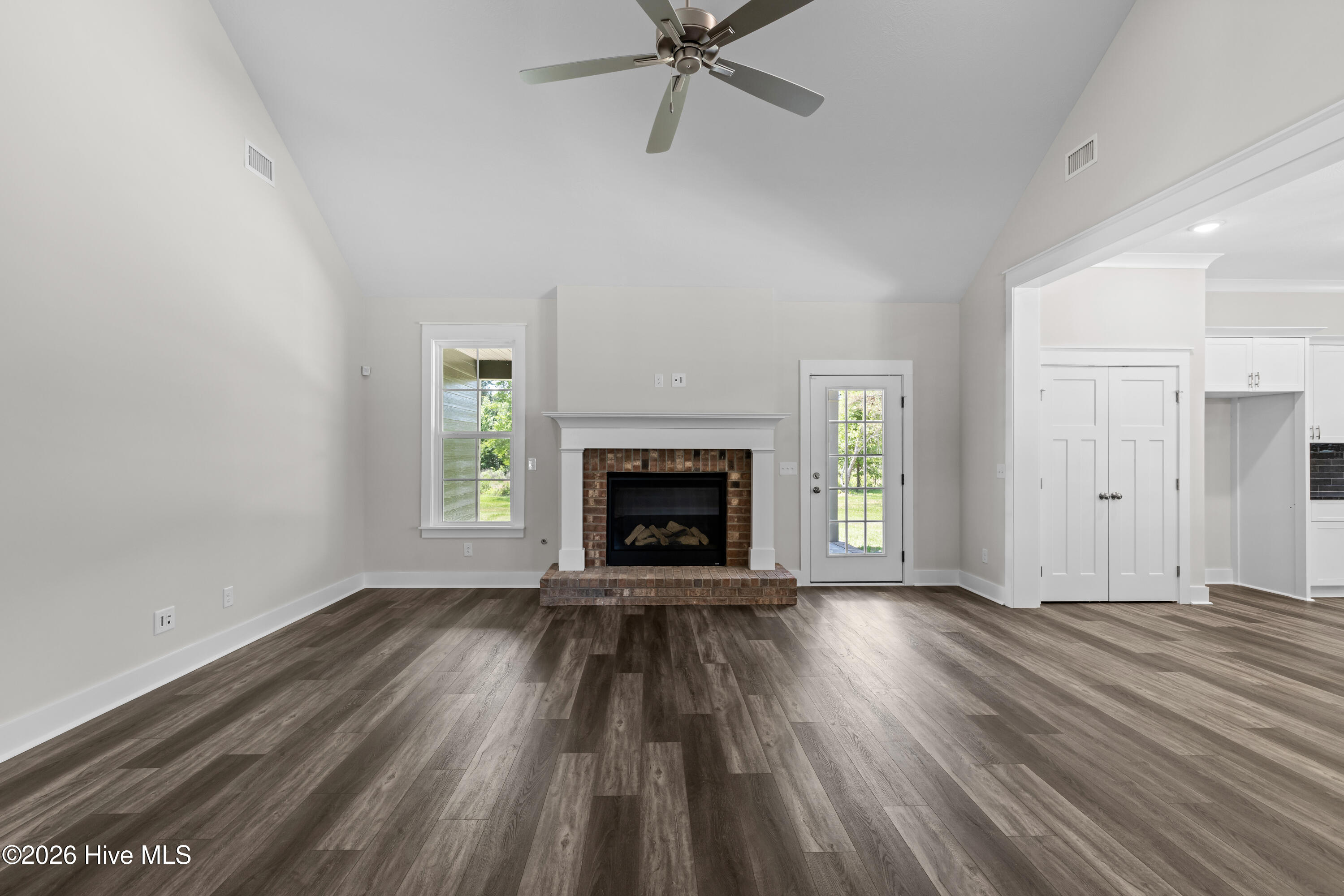 1725 Bellingham Drive Property Photo 12