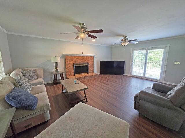 613 Skyline Drive Property Photo 6