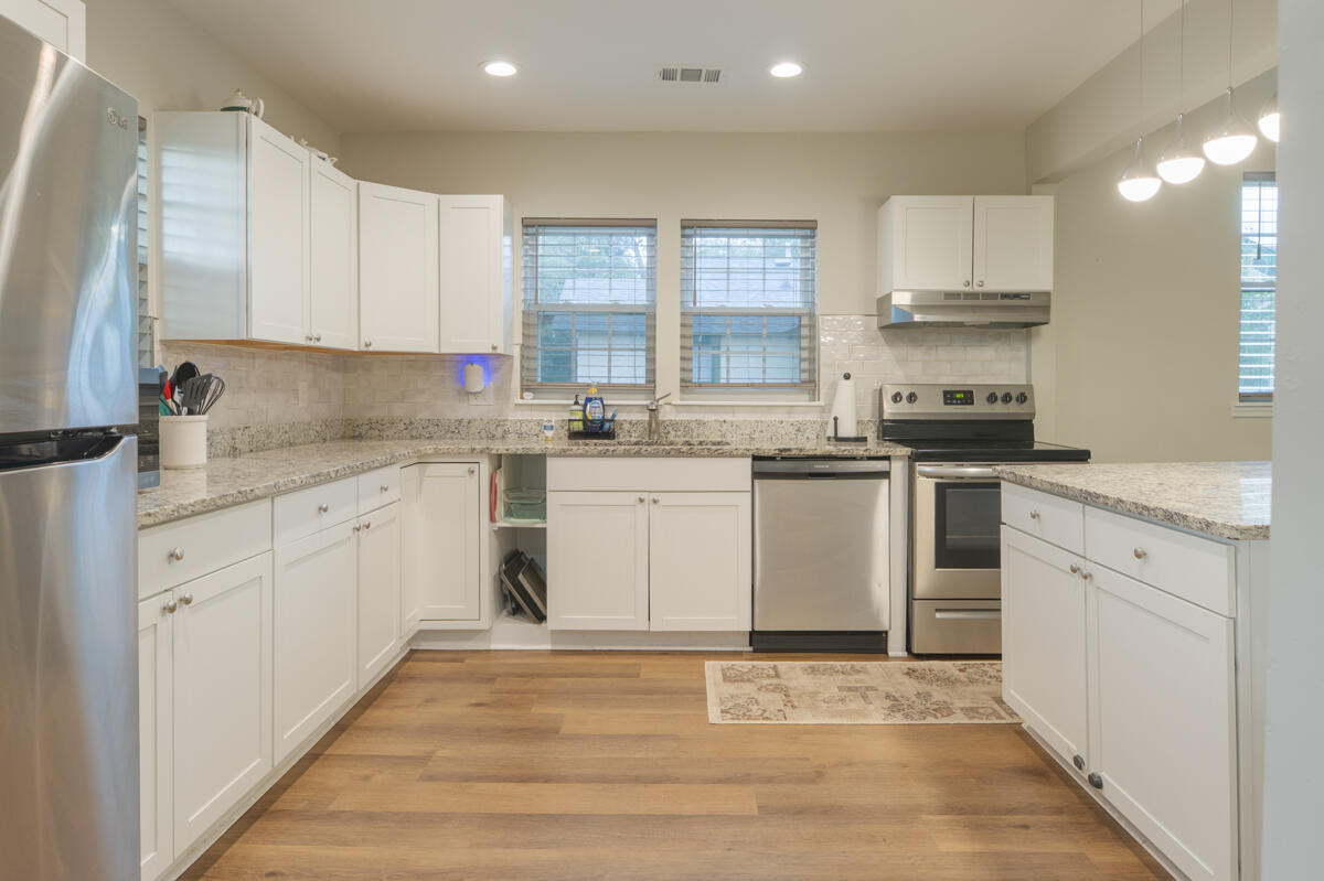 1877 Kissingbower Road Property Photo 8