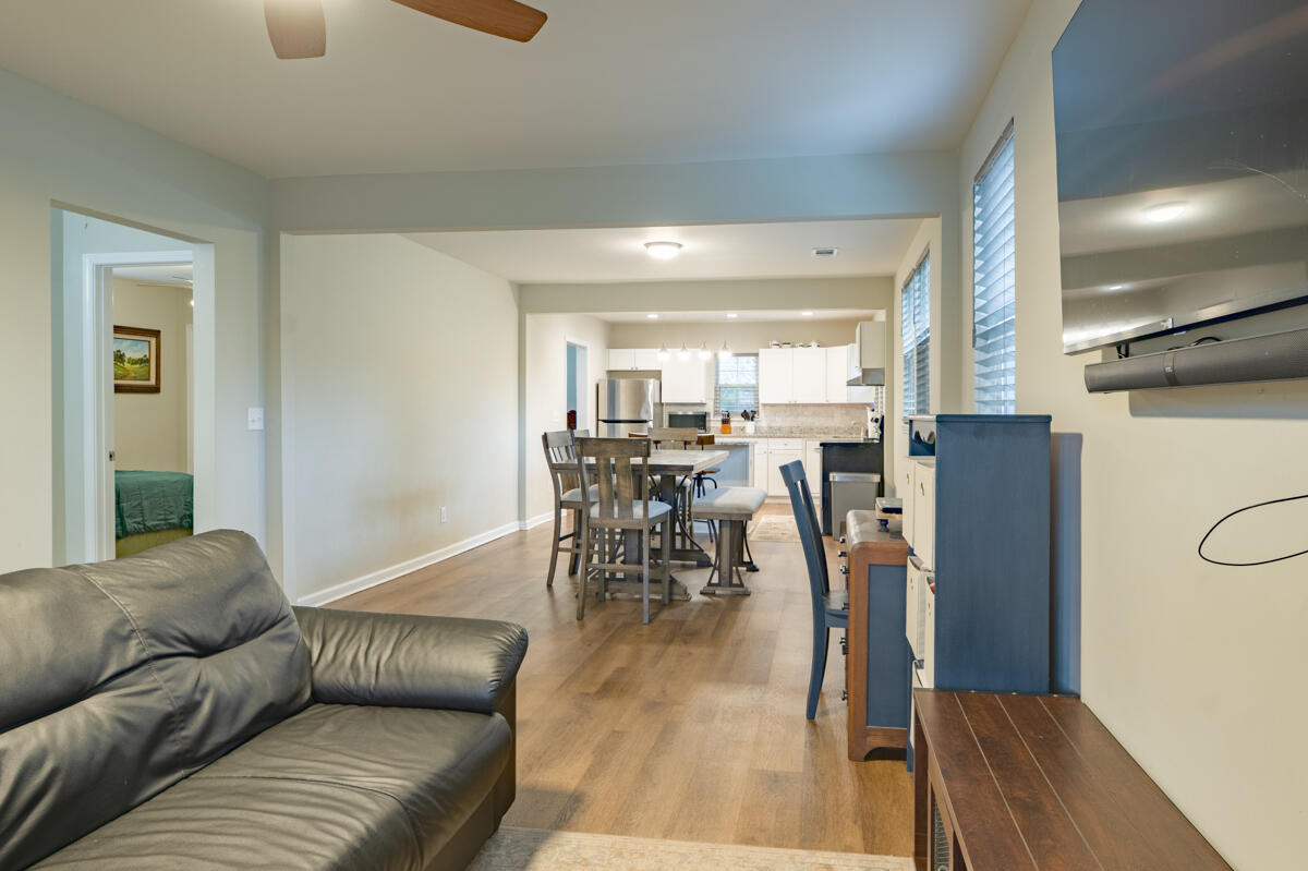 1877 Kissingbower Road Property Photo 12