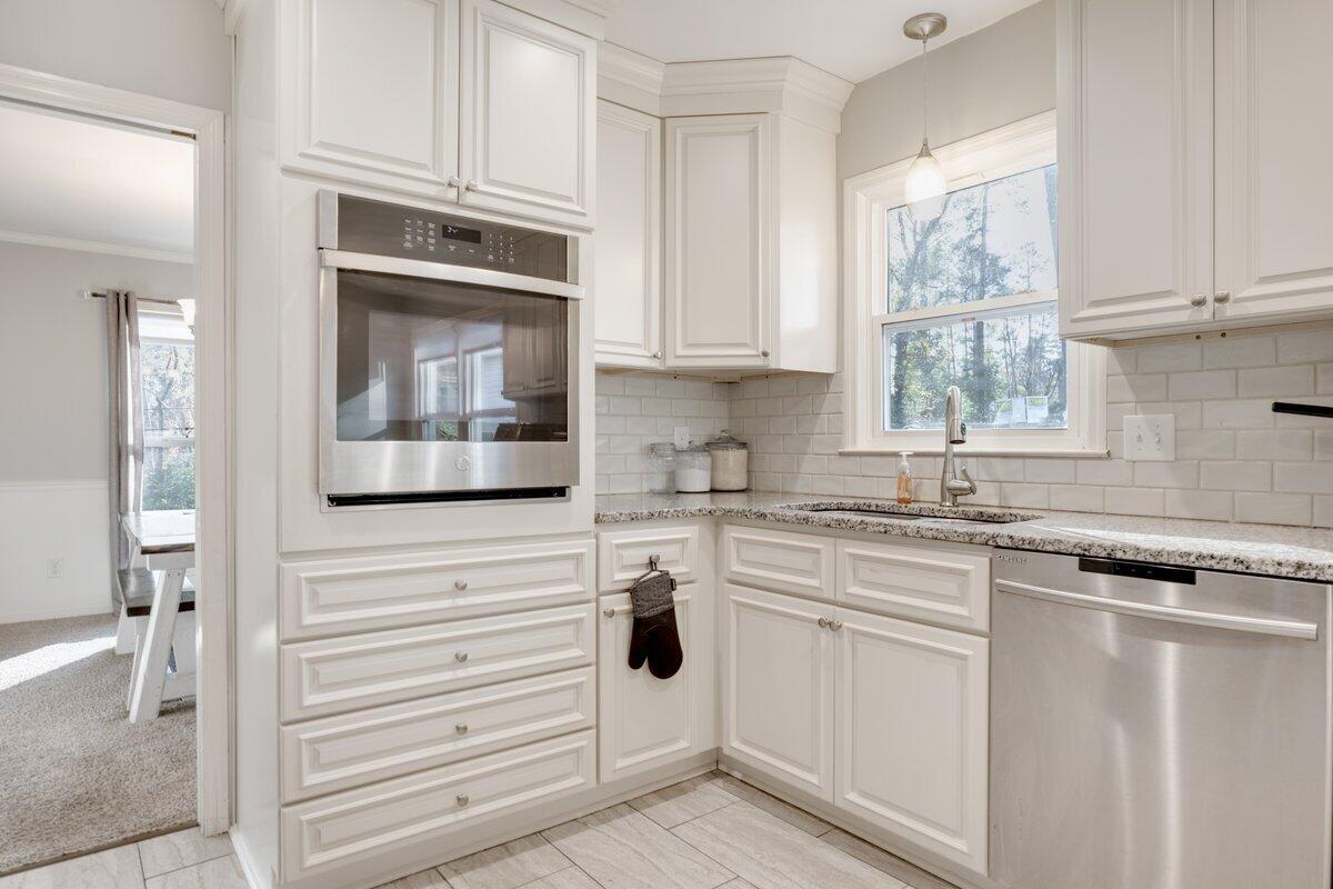 984 Campbellton Drive Property Photo 6