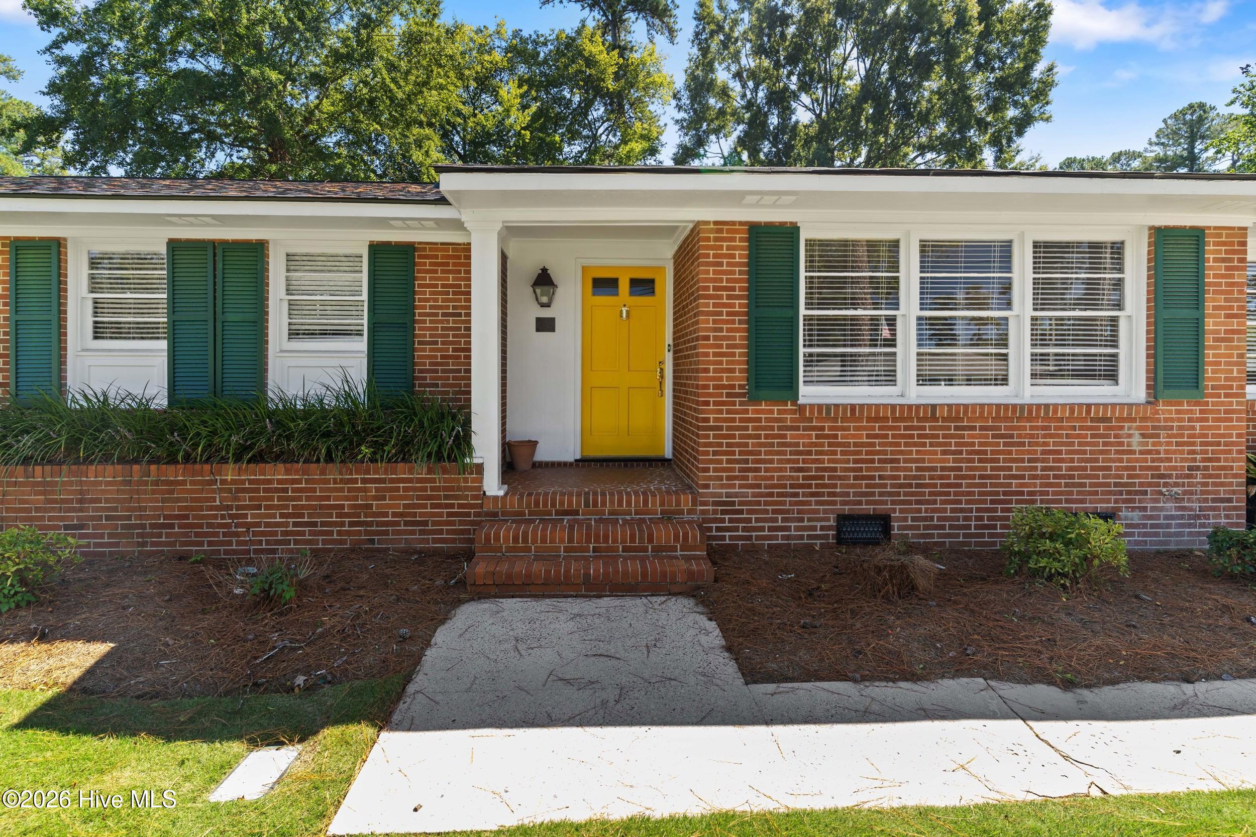 2908 Stratford Drive Property Photo 2