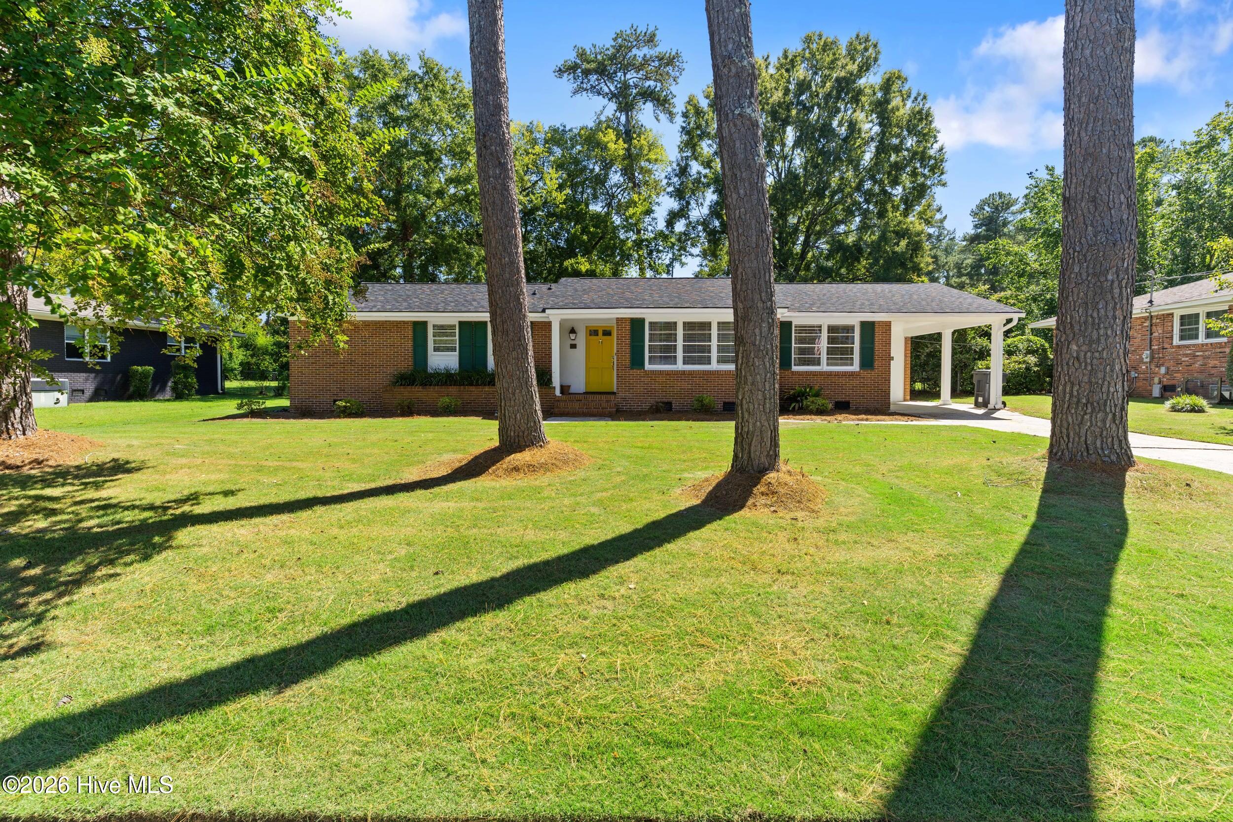 2908 Stratford Drive Property Photo 3