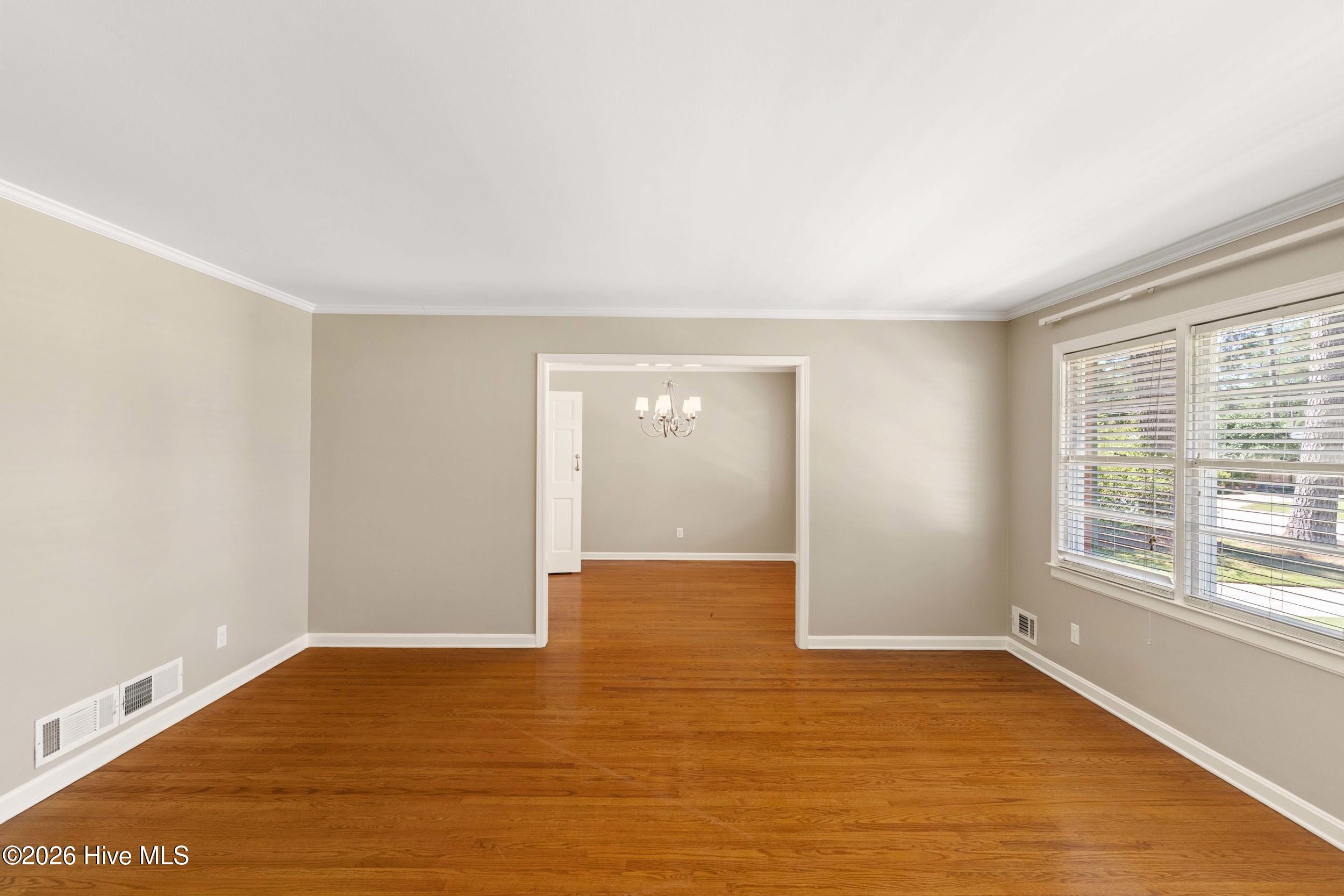 2908 Stratford Drive Property Photo 5