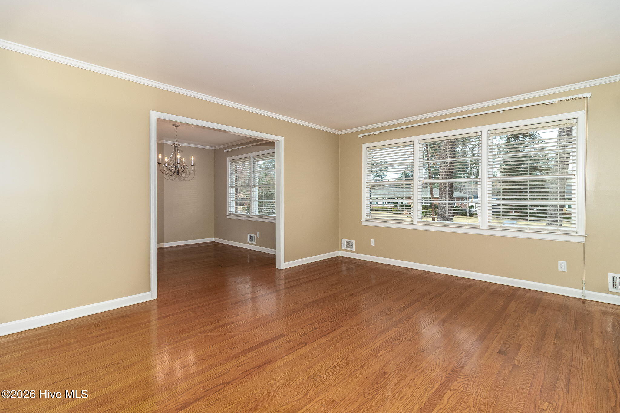 2908 Stratford Drive Property Photo 6