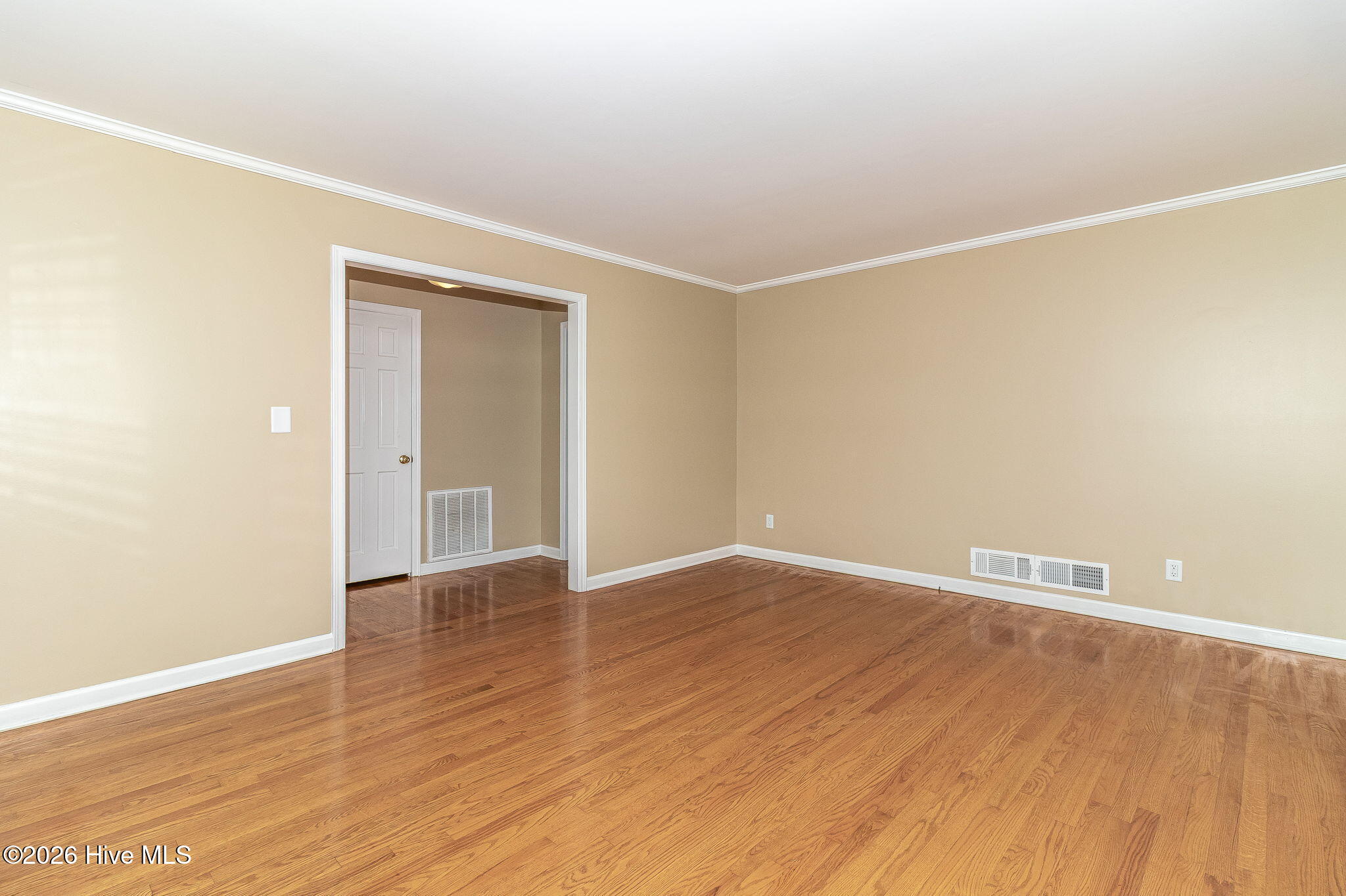 2908 Stratford Drive Property Photo 8