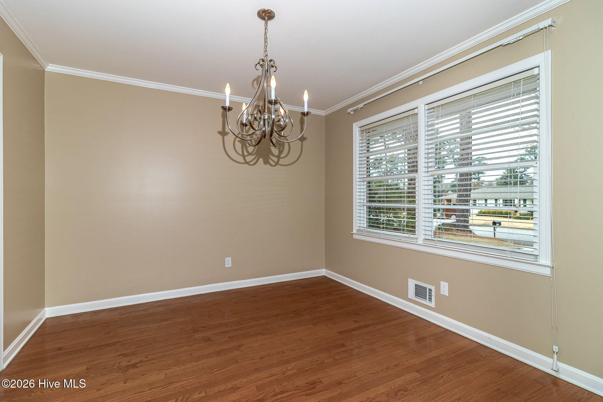 2908 Stratford Drive Property Photo 11