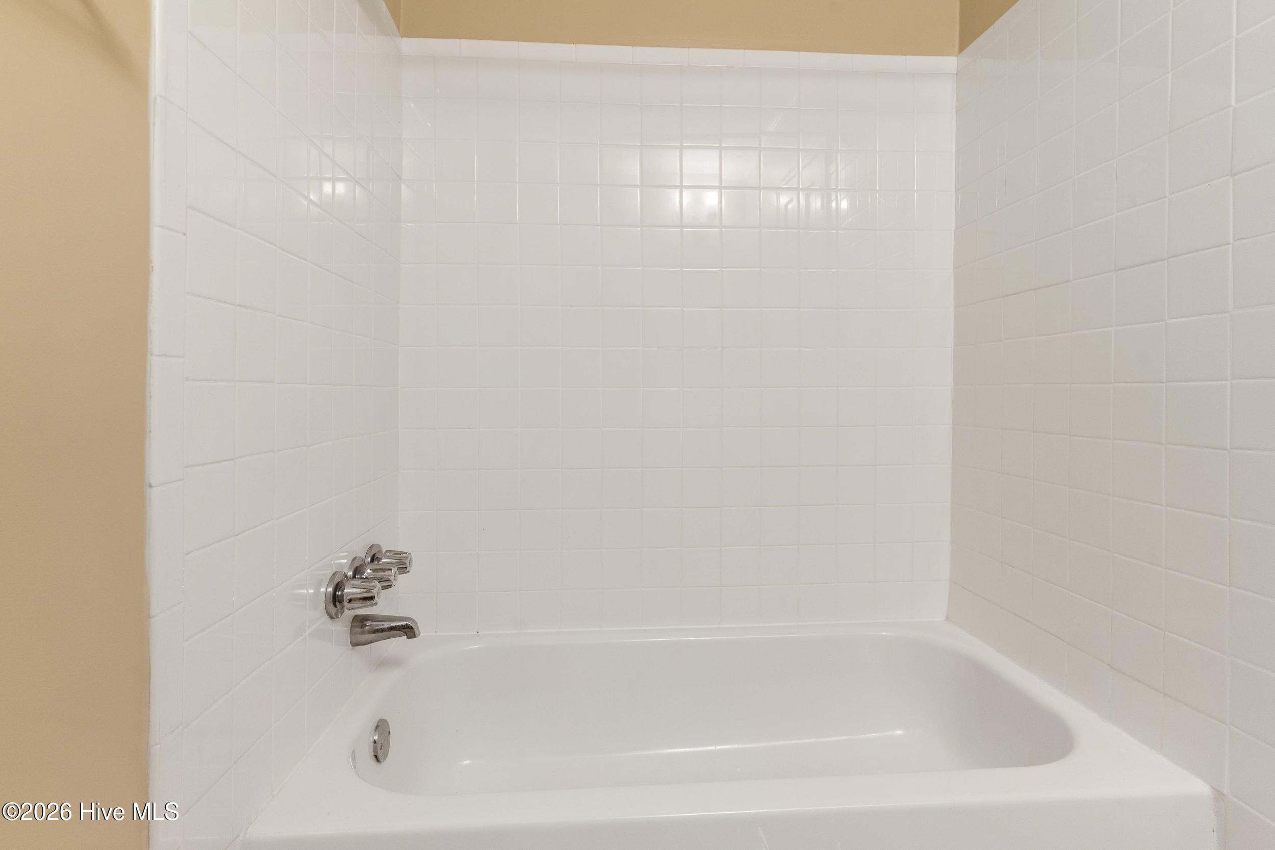 2908 Stratford Drive Property Photo 20