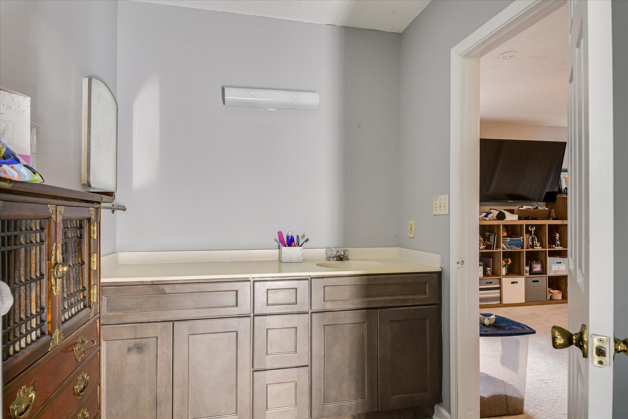 511 Victory Drive Property Photo 23