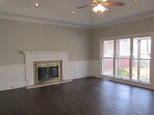 6 Conifer Square Property Photo 8