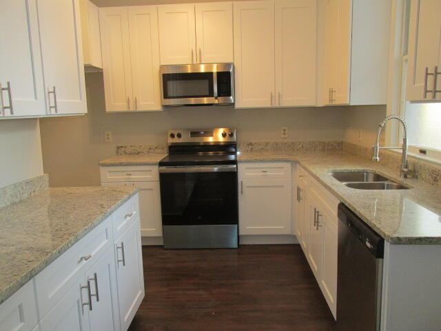6 Conifer Square Property Photo 11