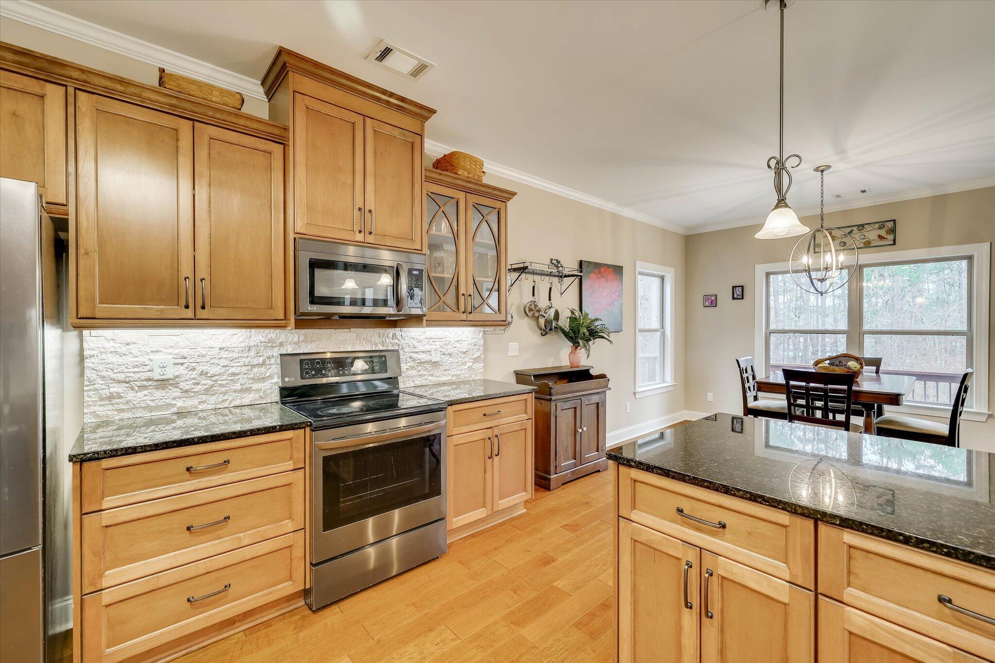 185 Bereau Drive Property Photo 16