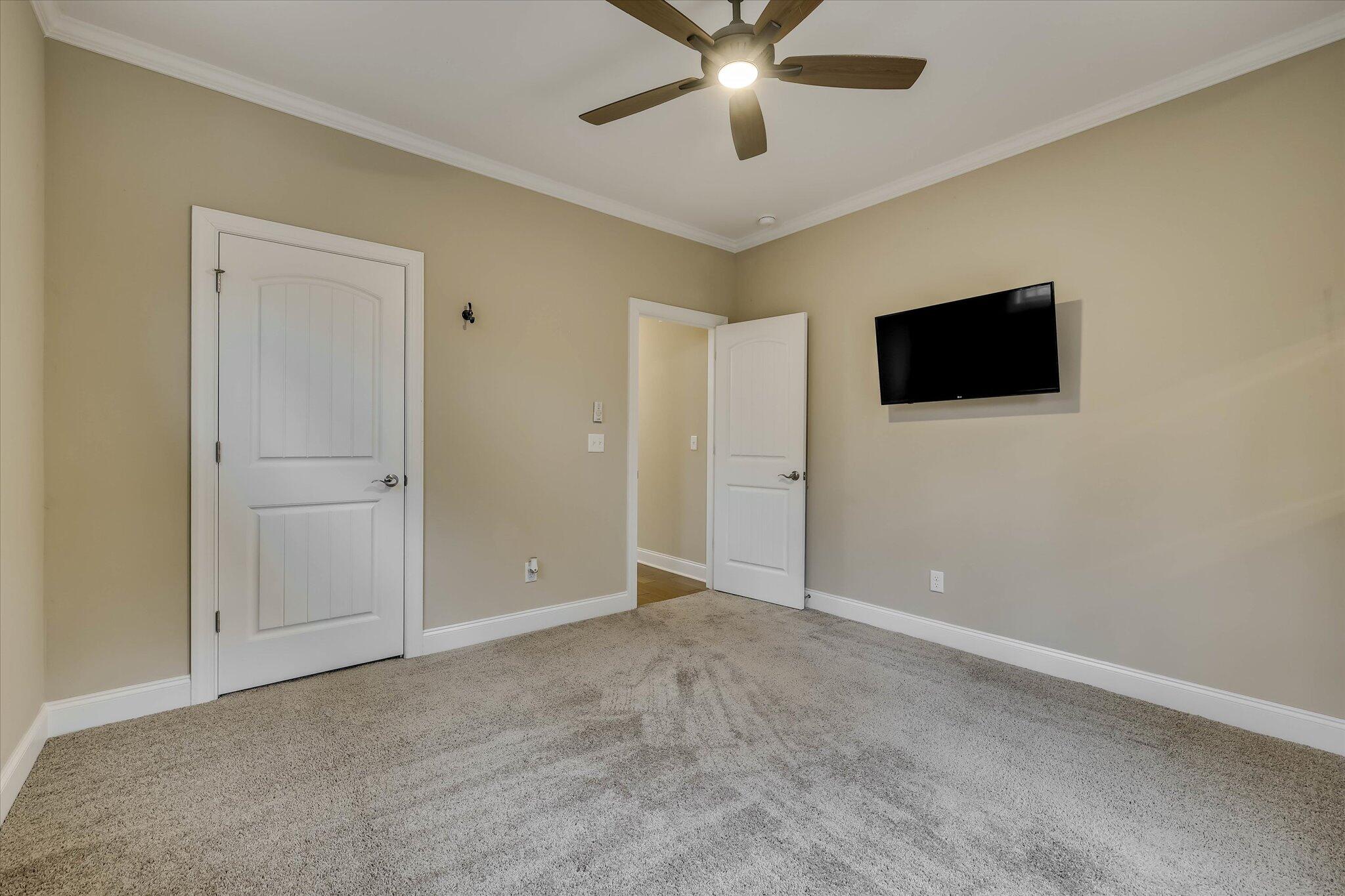 185 Bereau Drive Property Photo 32