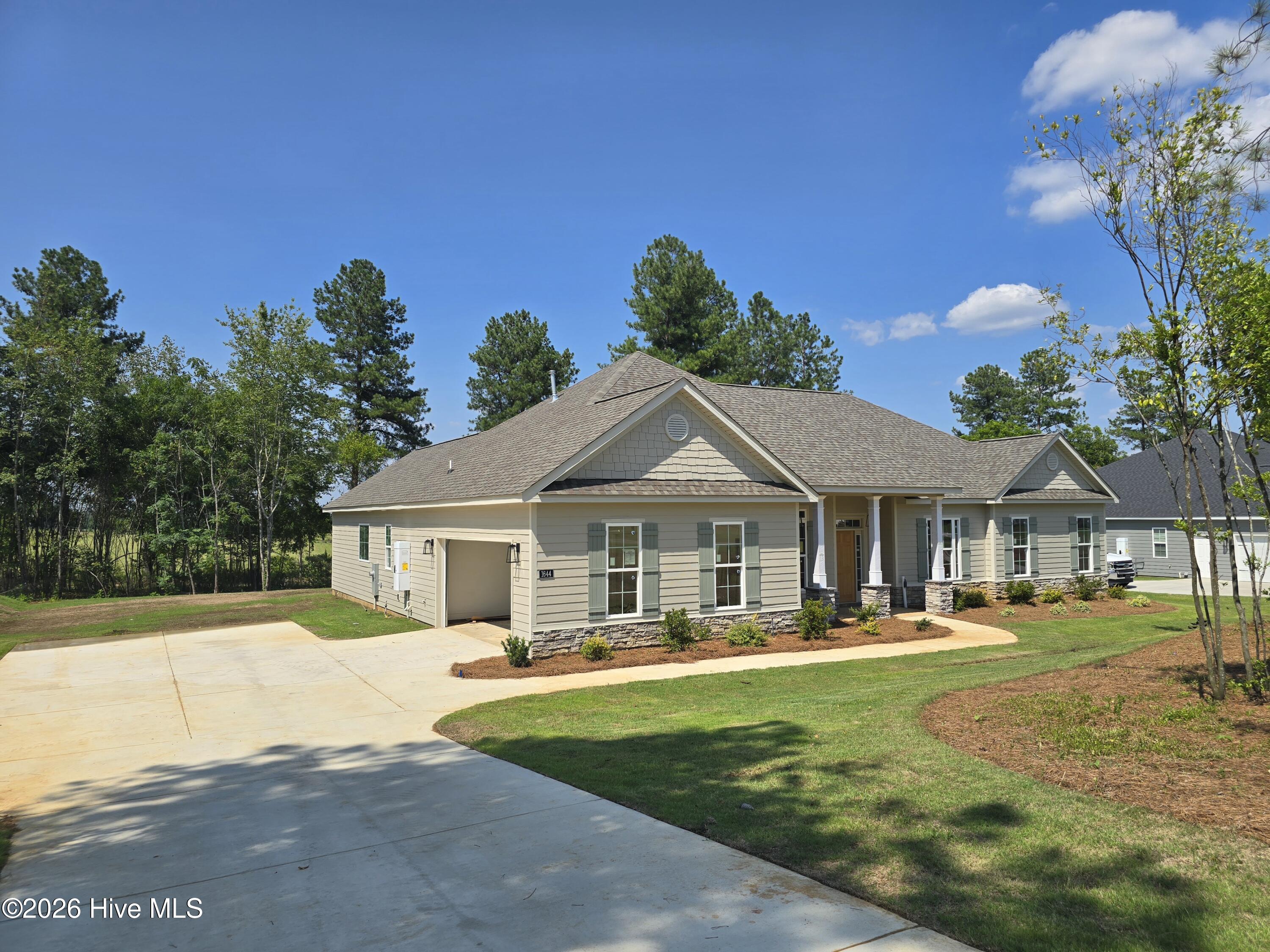 1644 Bellingham Drive Property Photo 2