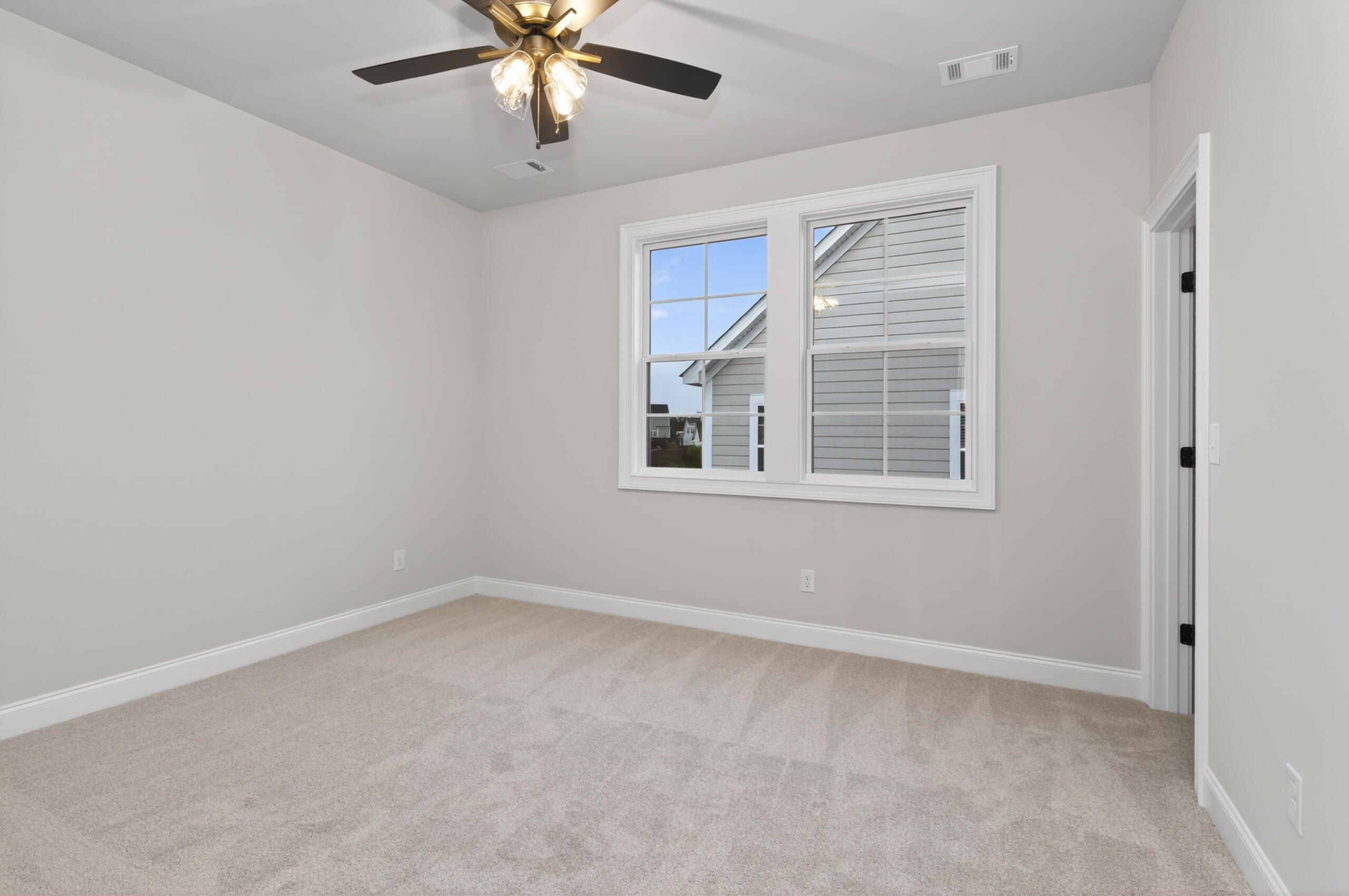 819 Sparrow Point Avenue Property Photo 33