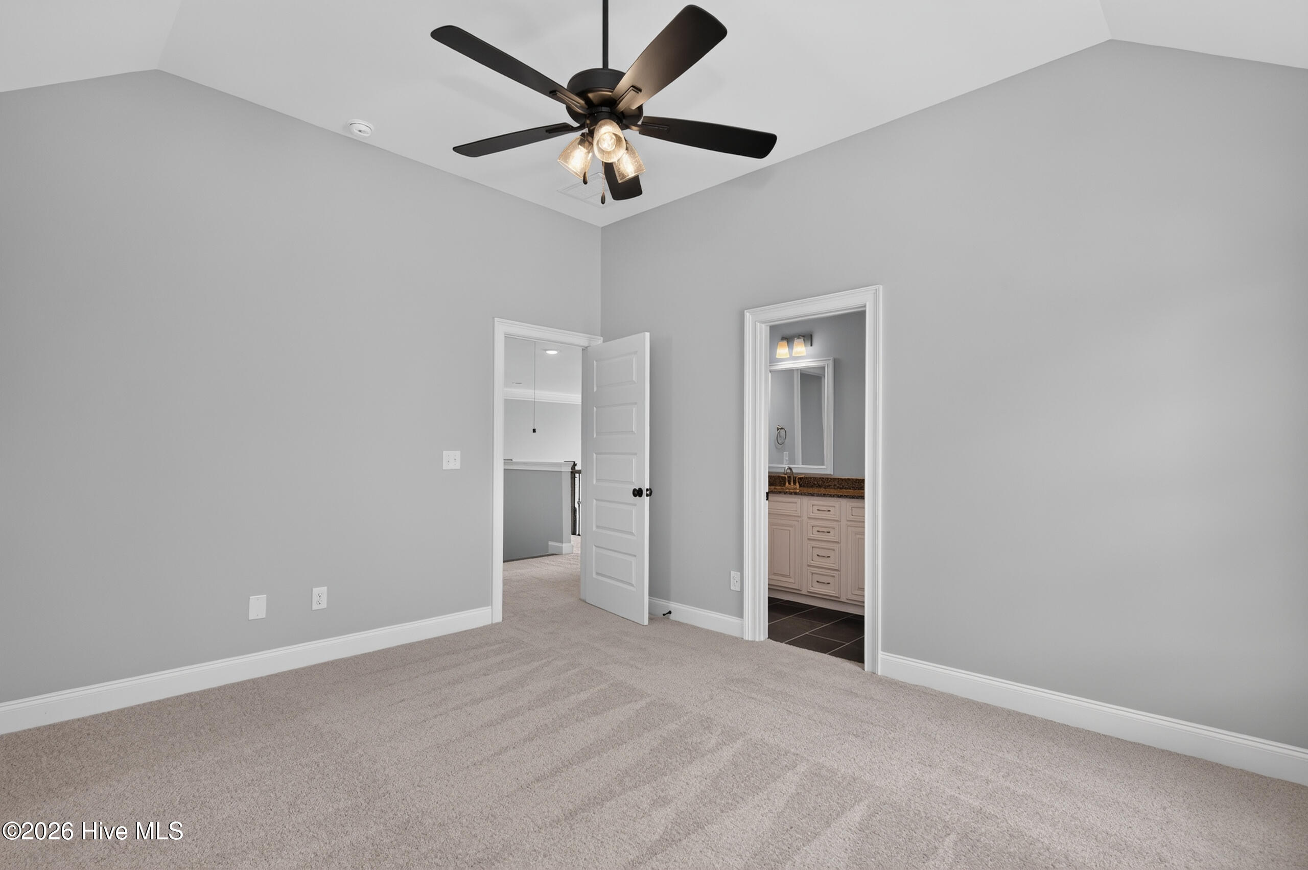448 Woodlawn Street Property Photo 35