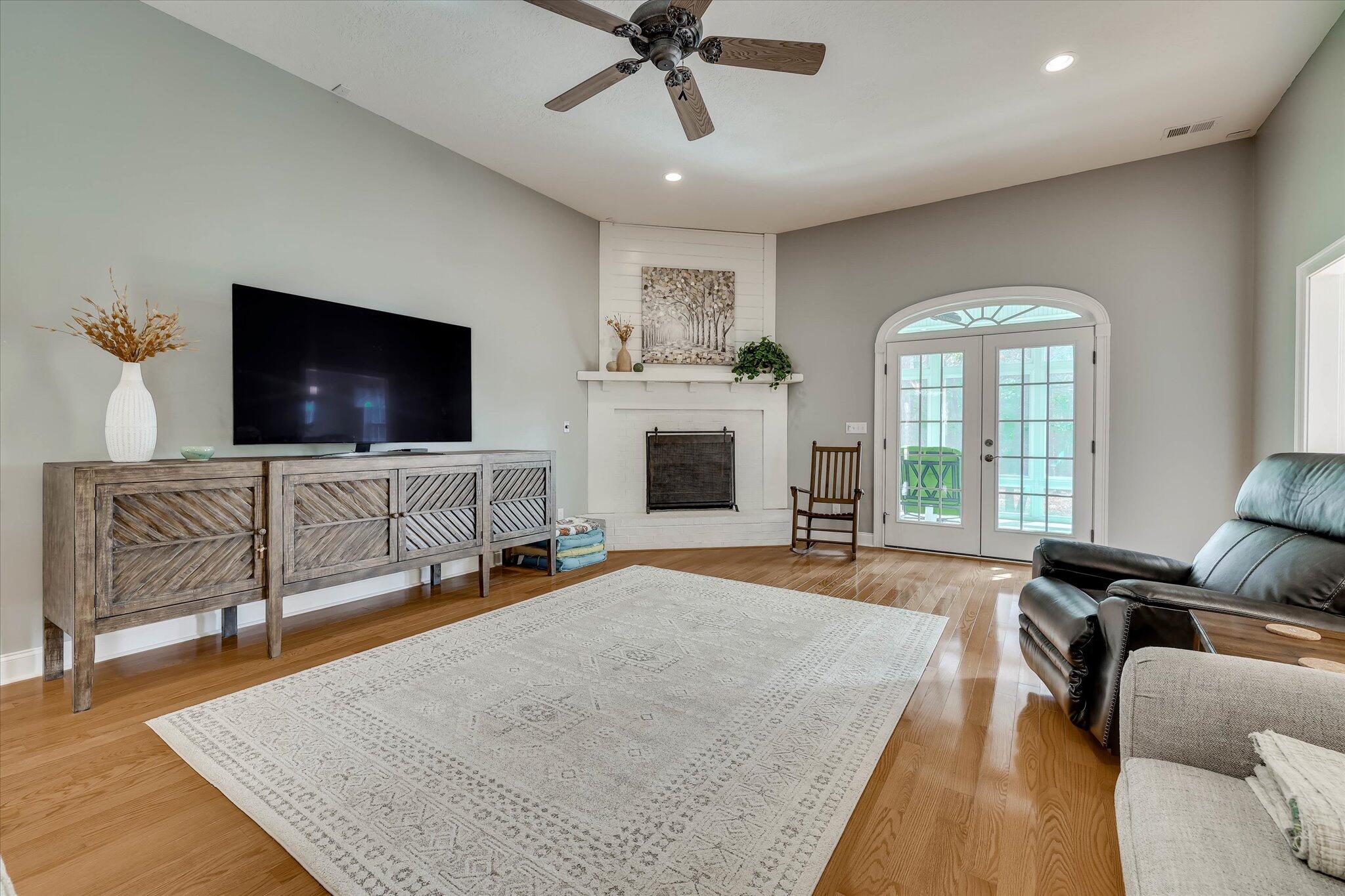 419 Murrah Road Property Photo 11
