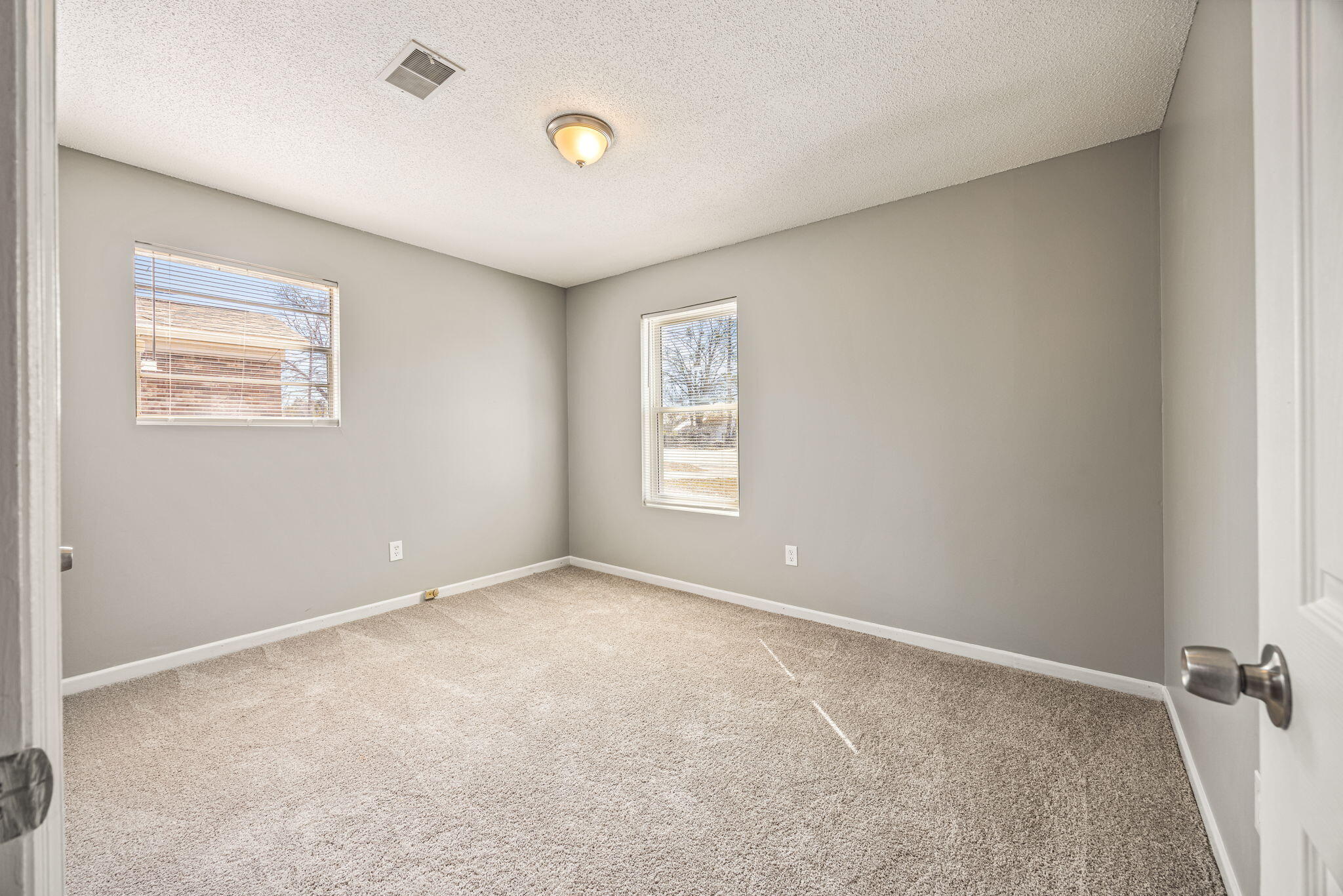 2965 Meadowbrook Drive Property Photo 13