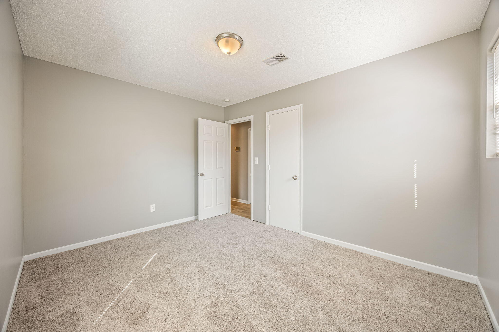 2965 Meadowbrook Drive Property Photo 14