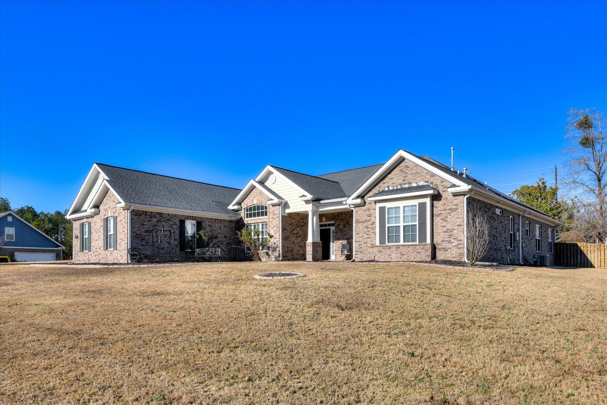440 Bellingham Drive Property Photo 2