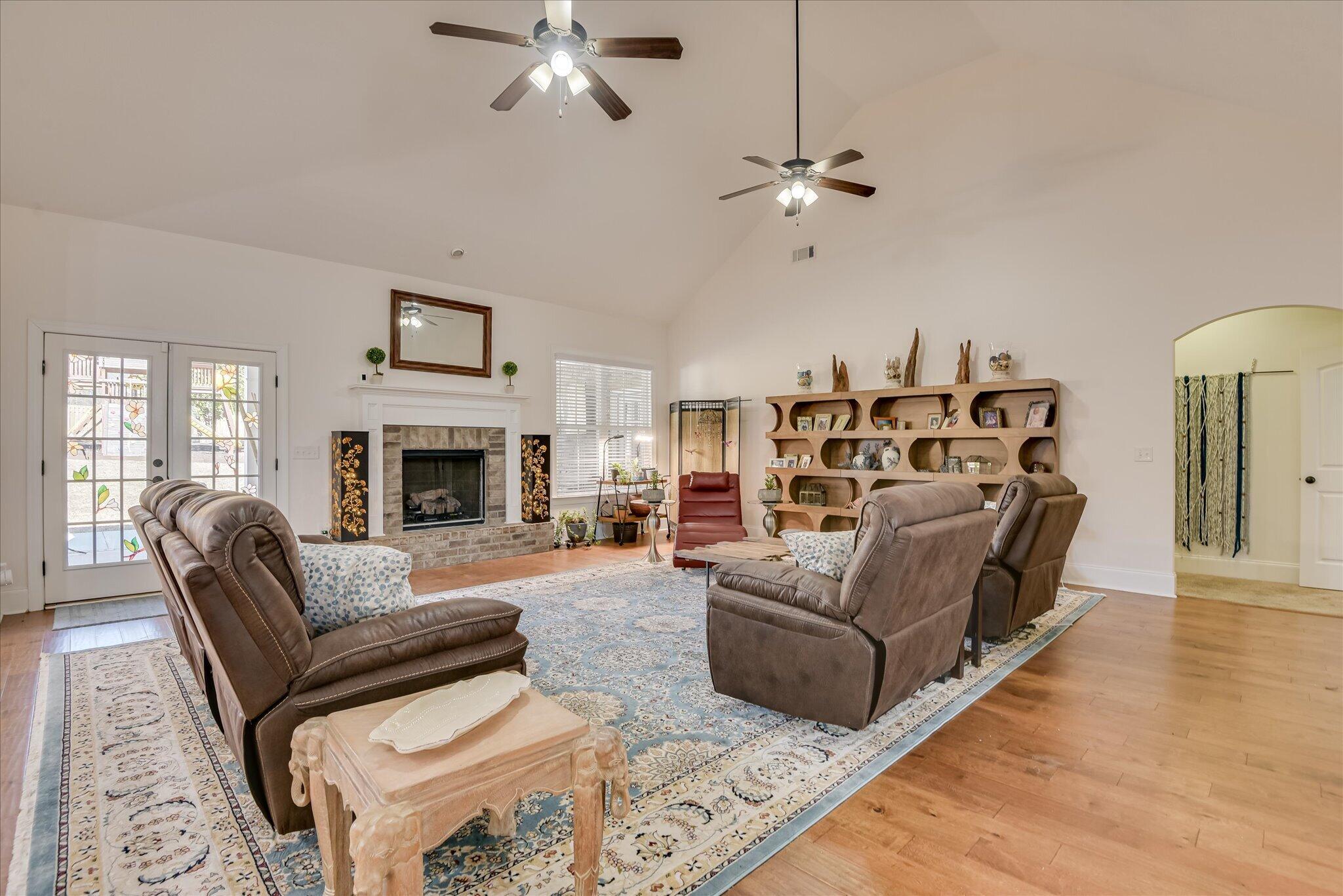 440 Bellingham Drive Property Photo 10