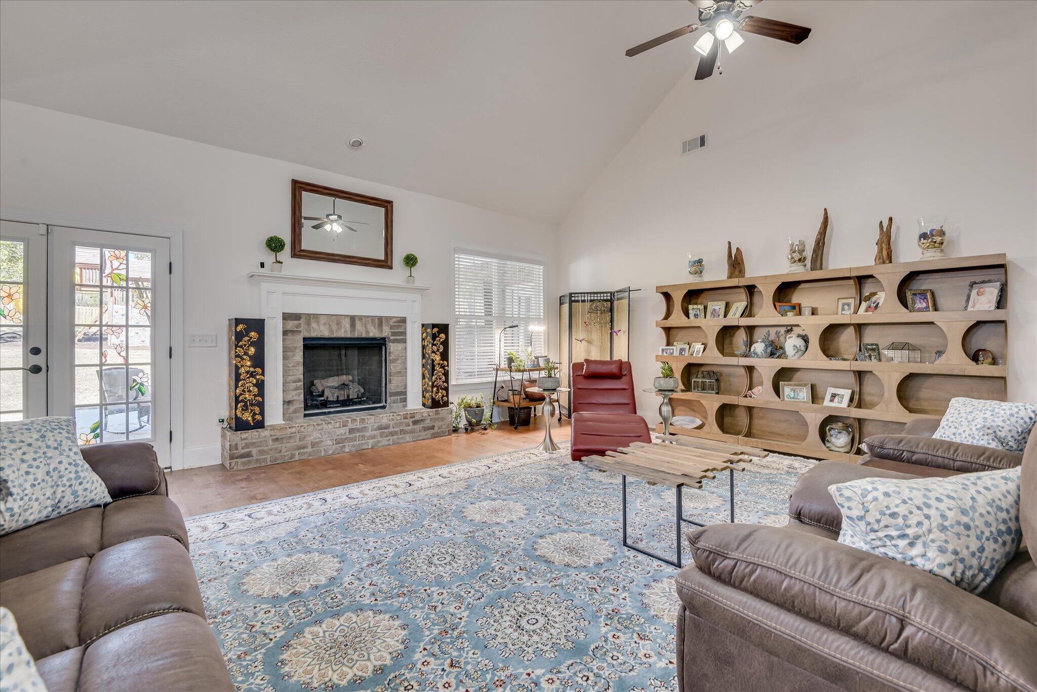 440 Bellingham Drive Property Photo 11