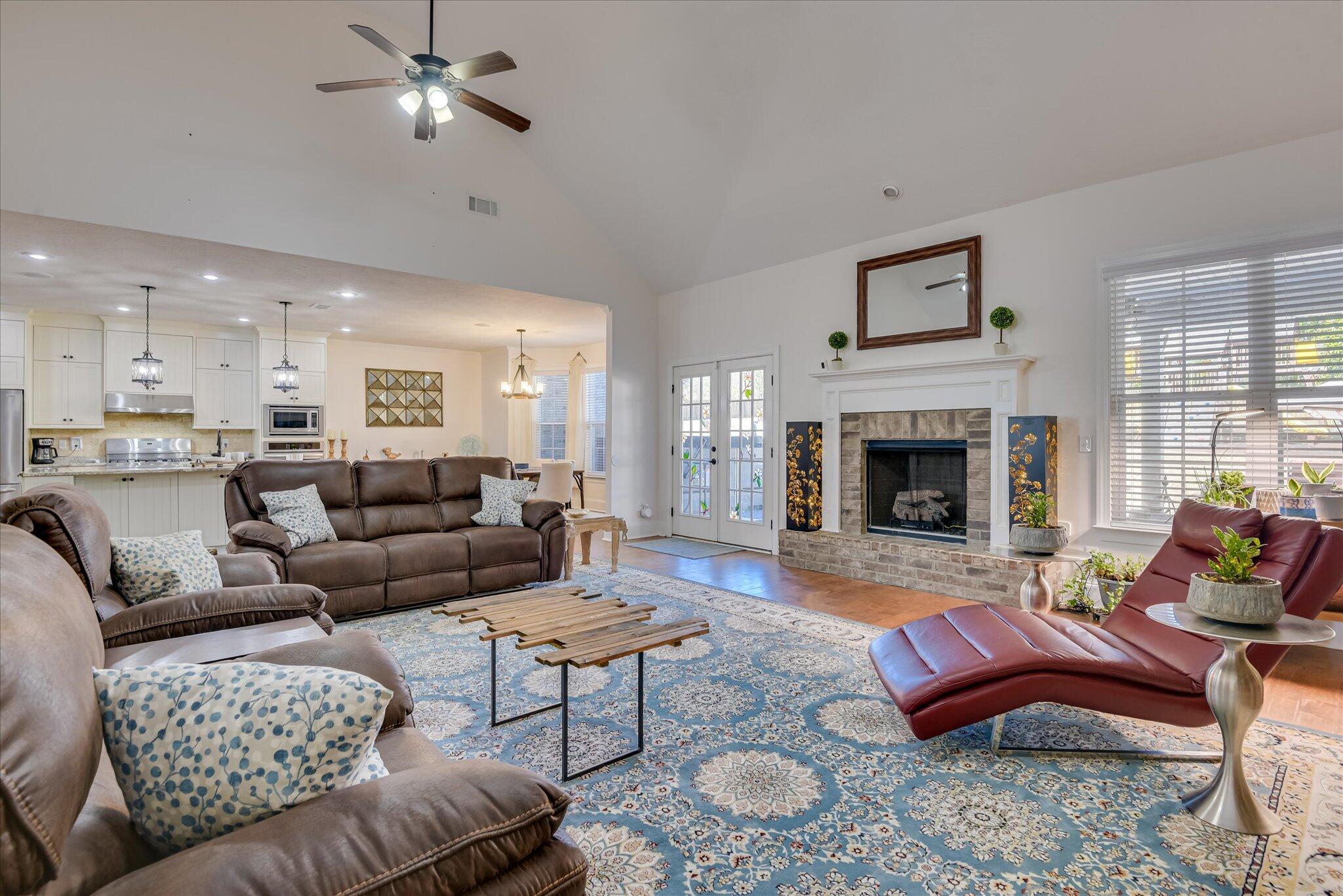 440 Bellingham Drive Property Photo 15