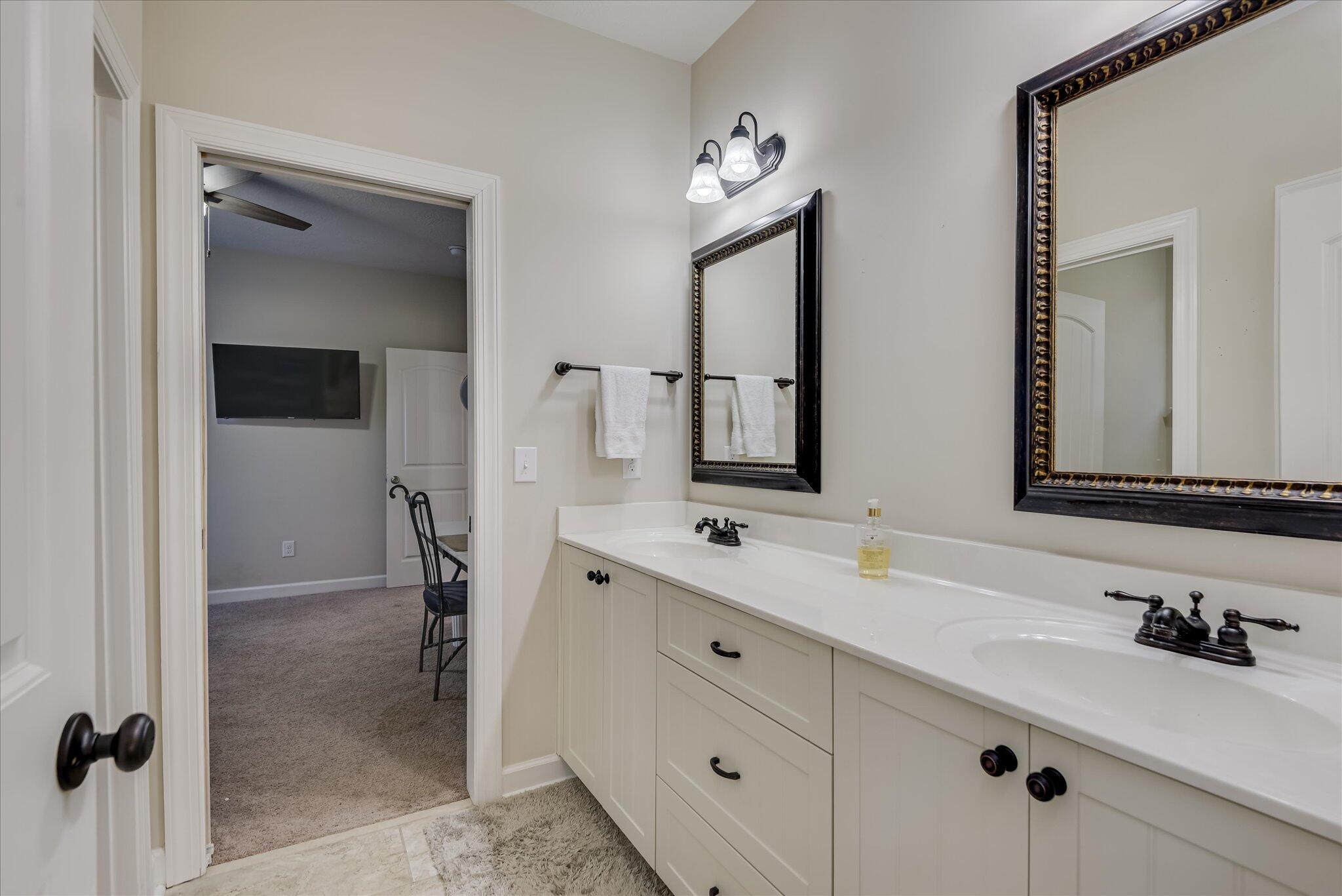 440 Bellingham Drive Property Photo 41