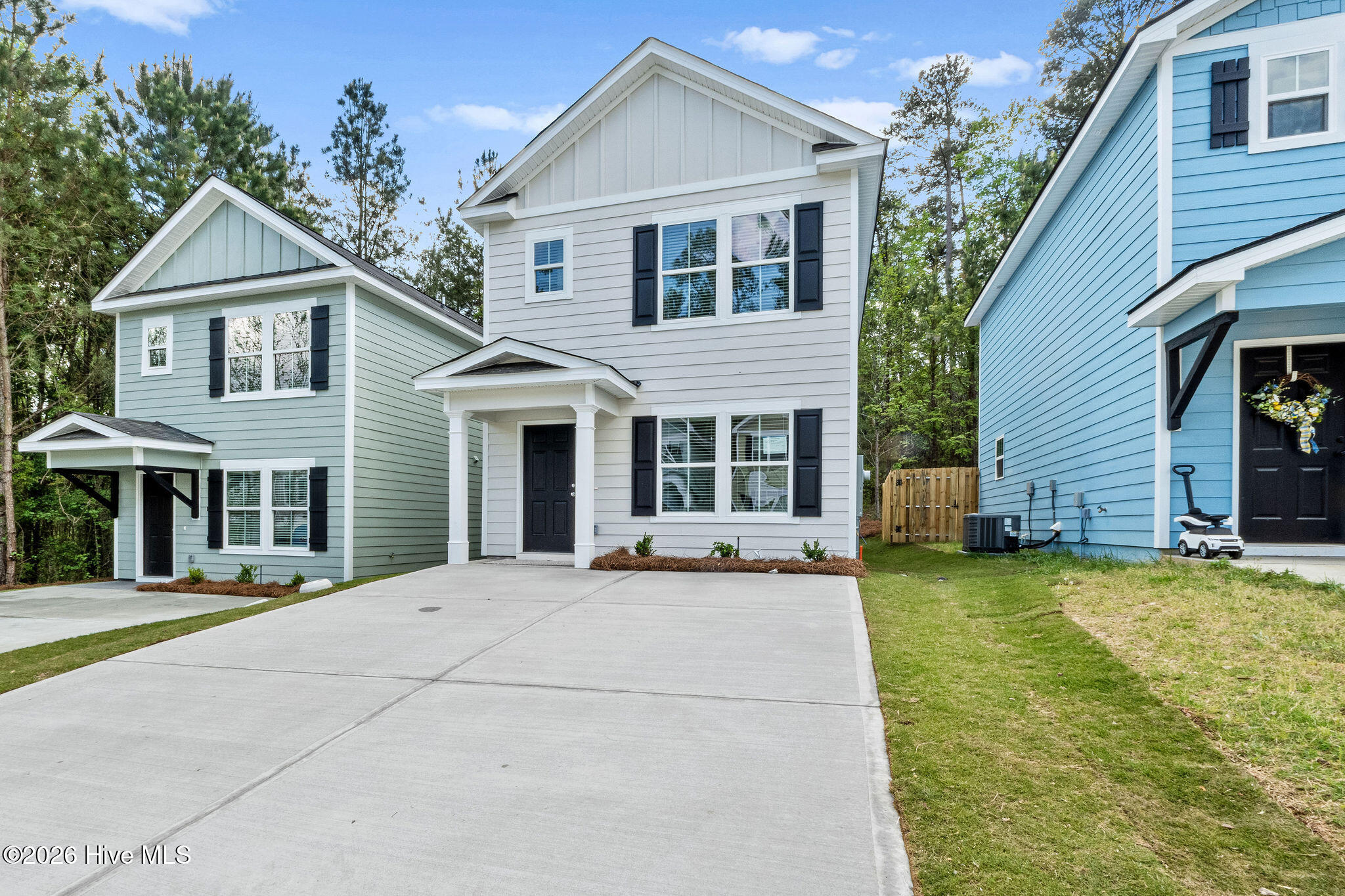 176 Village Run Property Photo 1