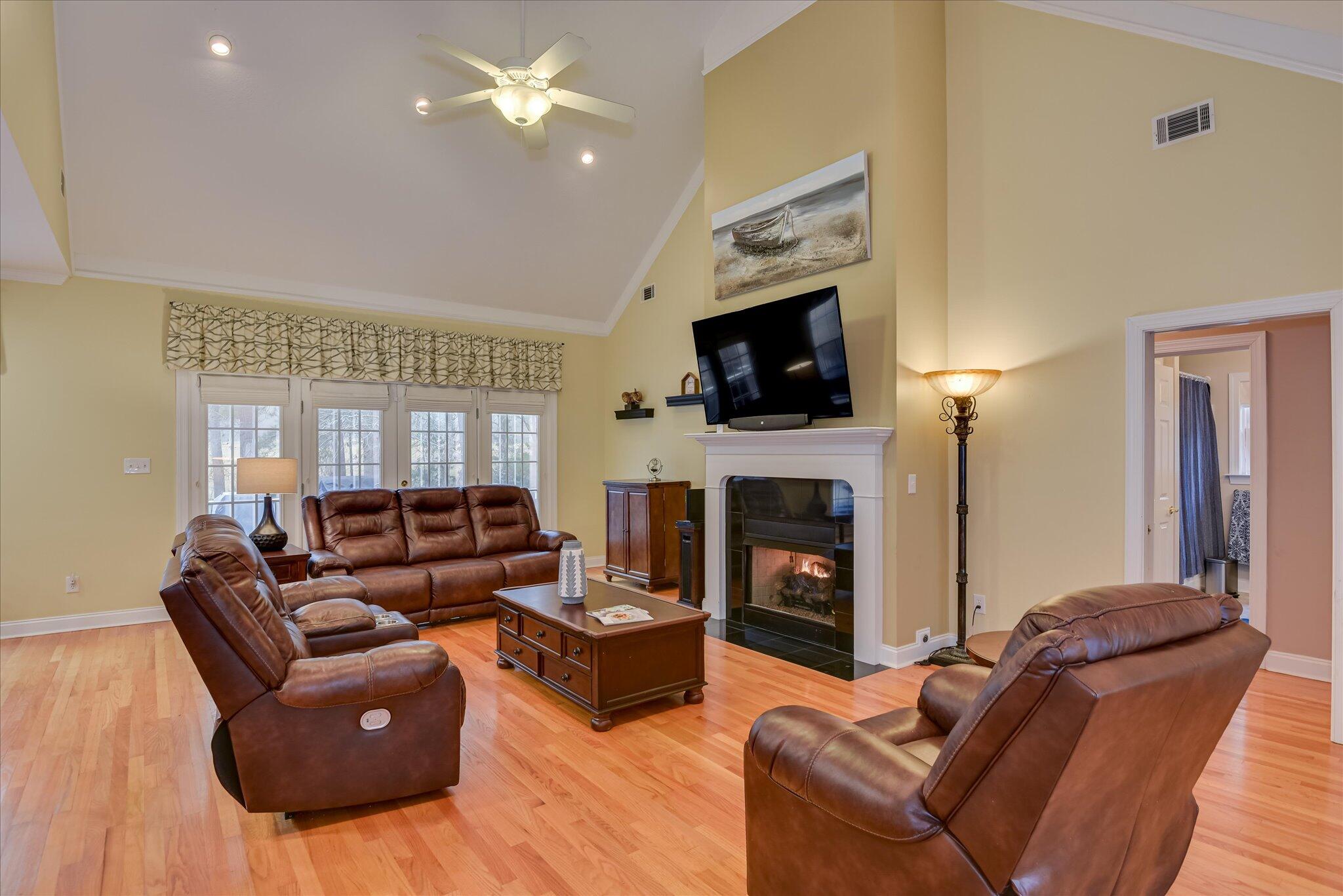 216 Charleston Lane Property Photo 10