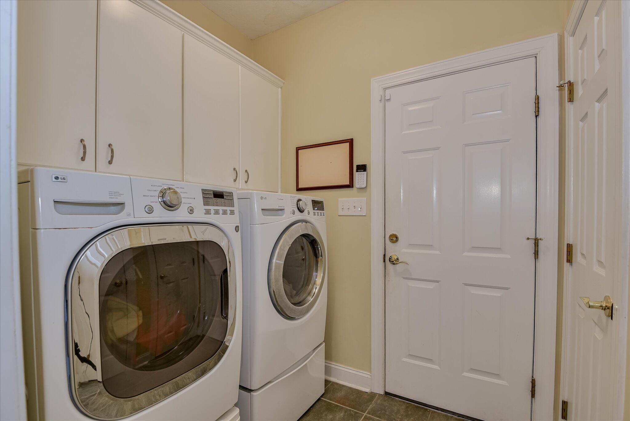 216 Charleston Lane Property Photo 35