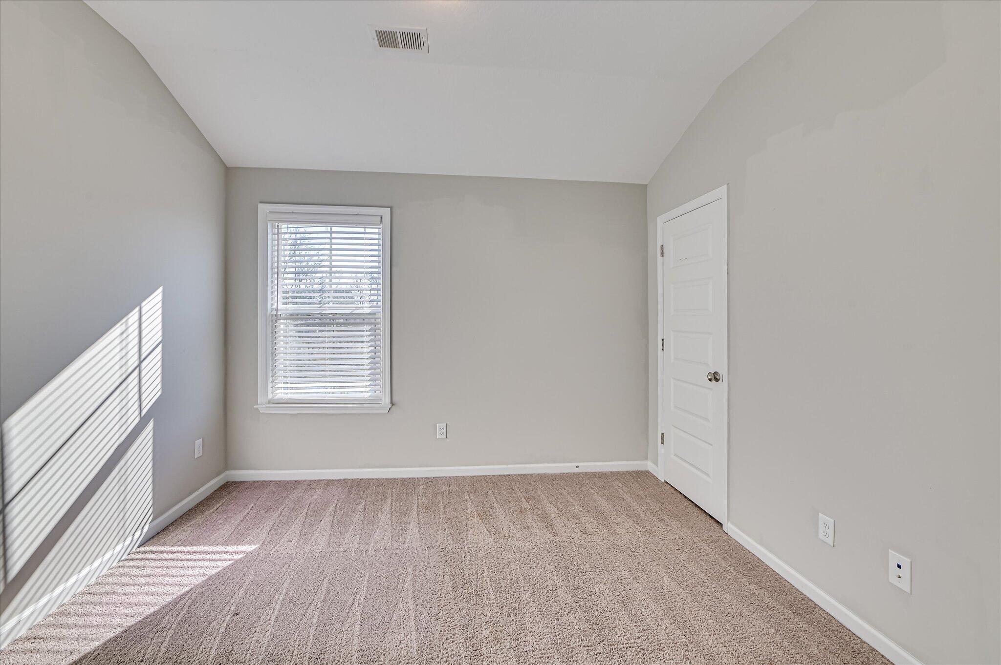 1067 Linsmore Avenue Property Photo 16