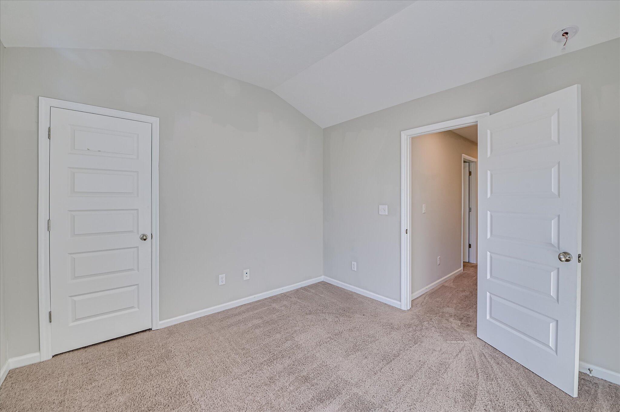 1067 Linsmore Avenue Property Photo 17